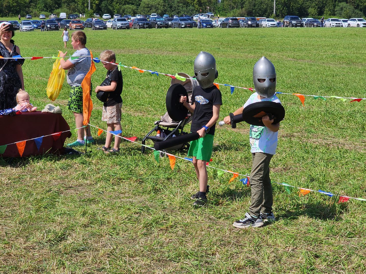 чехов, село молоди, фестиваль гуляй город, мастер классы, искусства и ремесла, исторический тир, народная кухня,народные игры, народные забавы, концерт, песни и танцы, фольклорные коллективы, аттракционы, надувные горки, карусели, батуты, торговые ряды, ярмарка, реконструкция молодинской битвы,квесты конкурсы викторины,