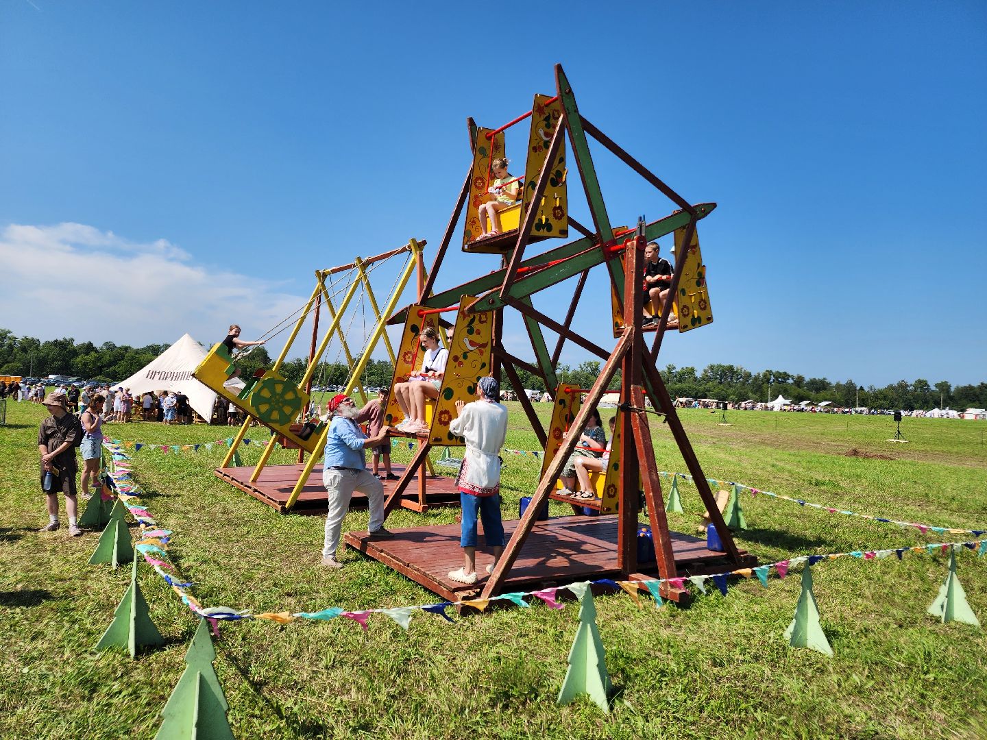 чехов, село молоди, фестиваль гуляй город, мастер классы, искусства и ремесла, исторический тир, народная кухня,народные игры, народные забавы, концерт, песни и танцы, фольклорные коллективы, аттракционы, надувные горки, карусели, батуты, торговые ряды, ярмарка, реконструкция молодинской битвы,квесты конкурсы викторины,