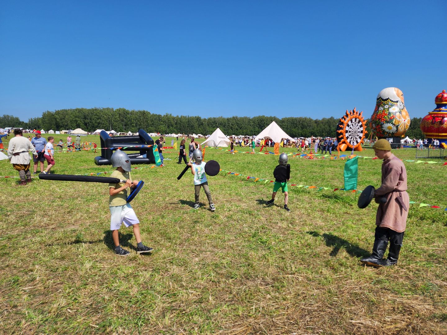 чехов, село молоди, фестиваль гуляй город, мастер классы, искусства и ремесла, исторический тир, народная кухня,народные игры, народные забавы, концерт, песни и танцы, фольклорные коллективы, аттракционы, надувные горки, карусели, батуты, торговые ряды, ярмарка, реконструкция молодинской битвы,квесты конкурсы викторины,