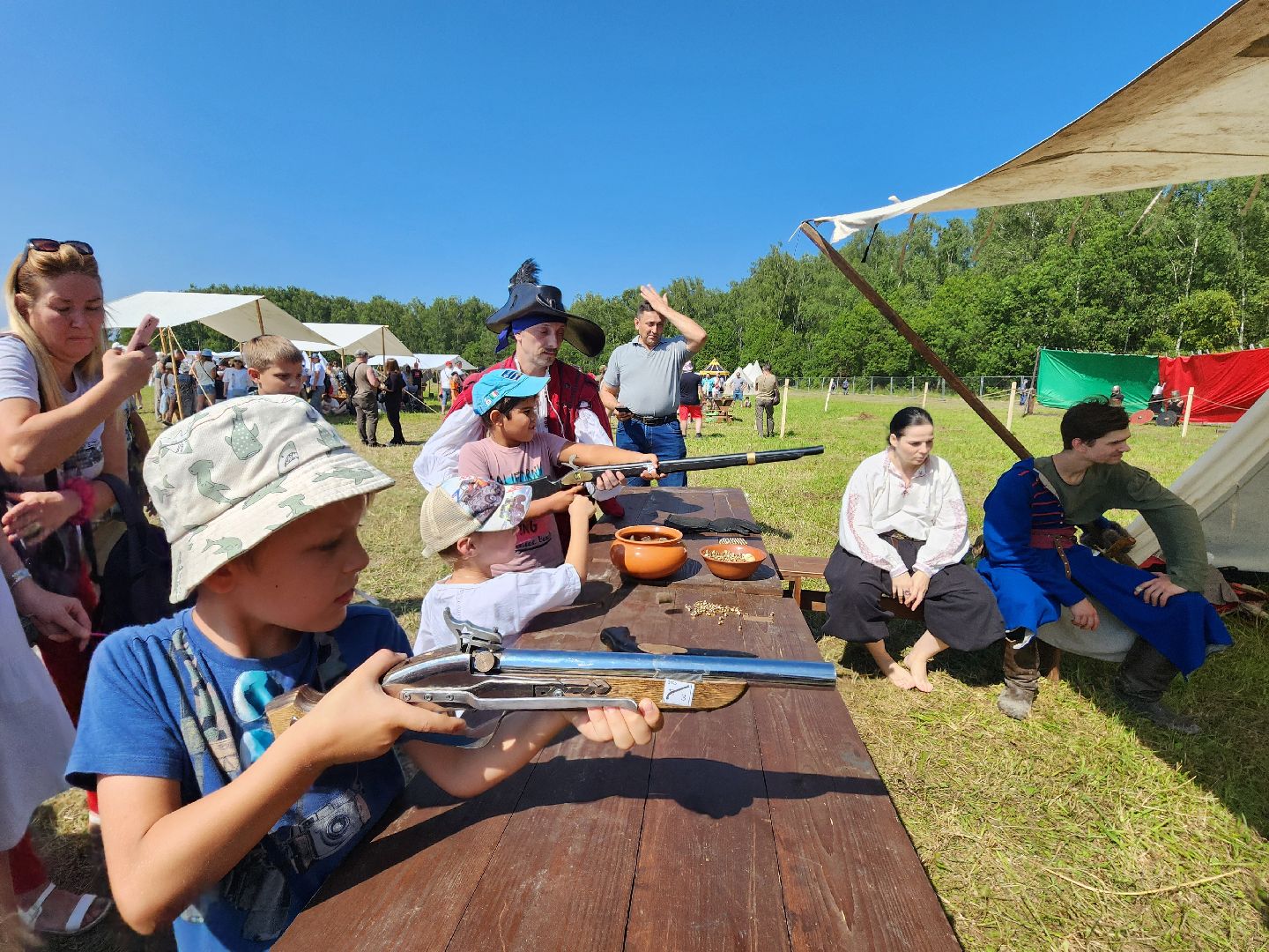 чехов, село молоди, фестиваль гуляй город, мастер классы, плетение, рисование, резьба по дереву, кузнечное дело, лепка из глины, валяние шерсти, народная кухня, стрельба из лука, исторический тир, поделки из глины и бересты, вышивание, народные игры и забавы, квесты и конкурсы,