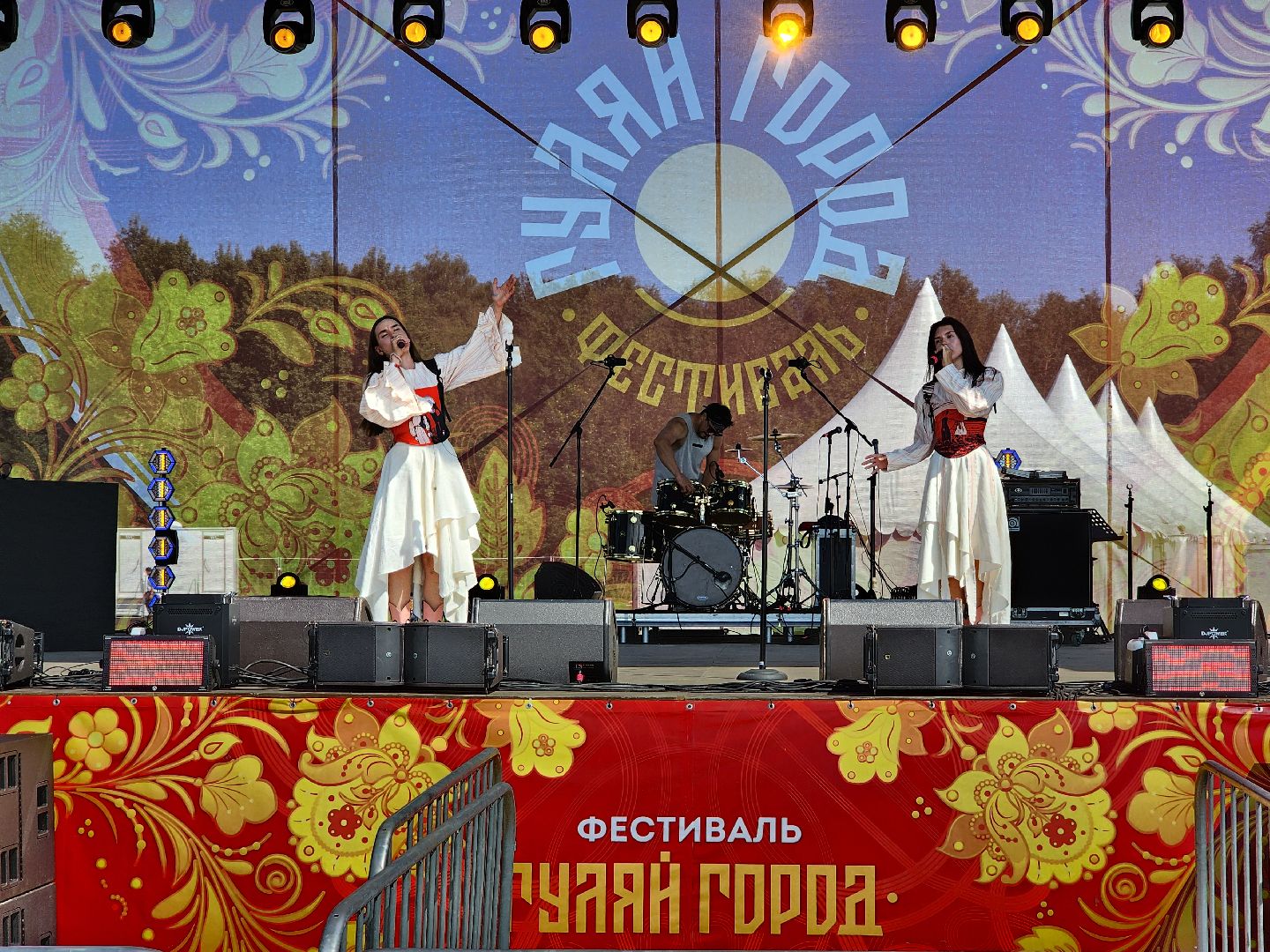 чехов, село молоди, фестиваль гуляй город, мастер классы, плетение, рисование, резьба по дереву, кузнечное дело, лепка из глины, валяние шерсти, народная кухня, стрельба из лука, исторический тир, поделки из глины и бересты, вышивание, народные игры и забавы, квесты и конкурсы,