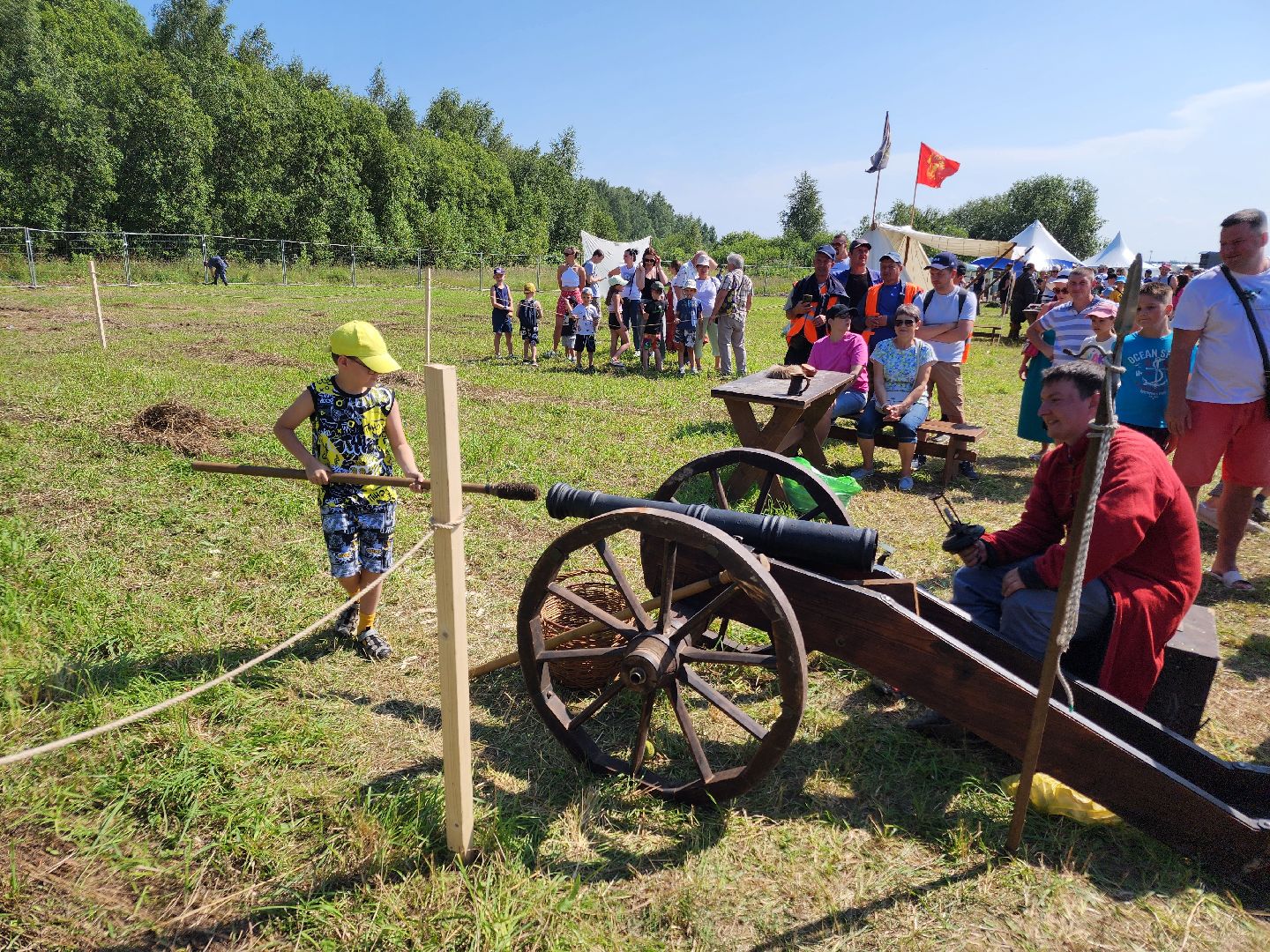 чехов, село молоди, фестиваль гуляй город, мастер классы, плетение, рисование, резьба по дереву, кузнечное дело, лепка из глины, валяние шерсти, народная кухня, стрельба из лука, исторический тир, поделки из глины и бересты, вышивание, народные игры и забавы, квесты и конкурсы,