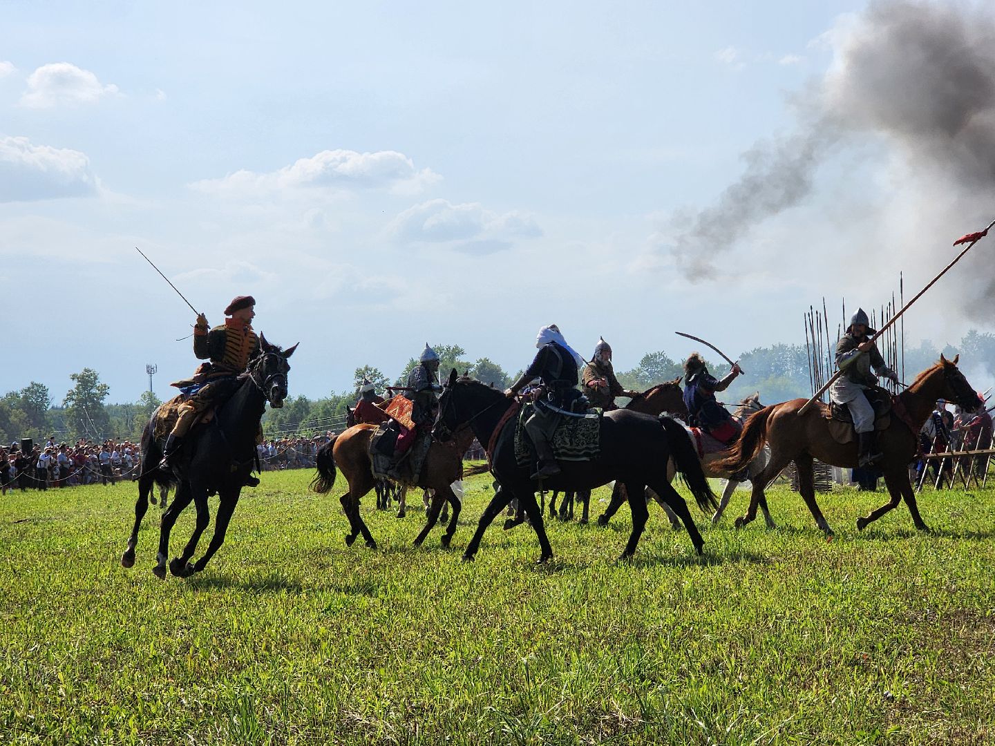 чехов, село молоди, фестиваль гуляй город, молодинская битва, реконструкция сражения, военно-исторические клубы, парад, кулачный бой, конница, пехота, артиллерия,