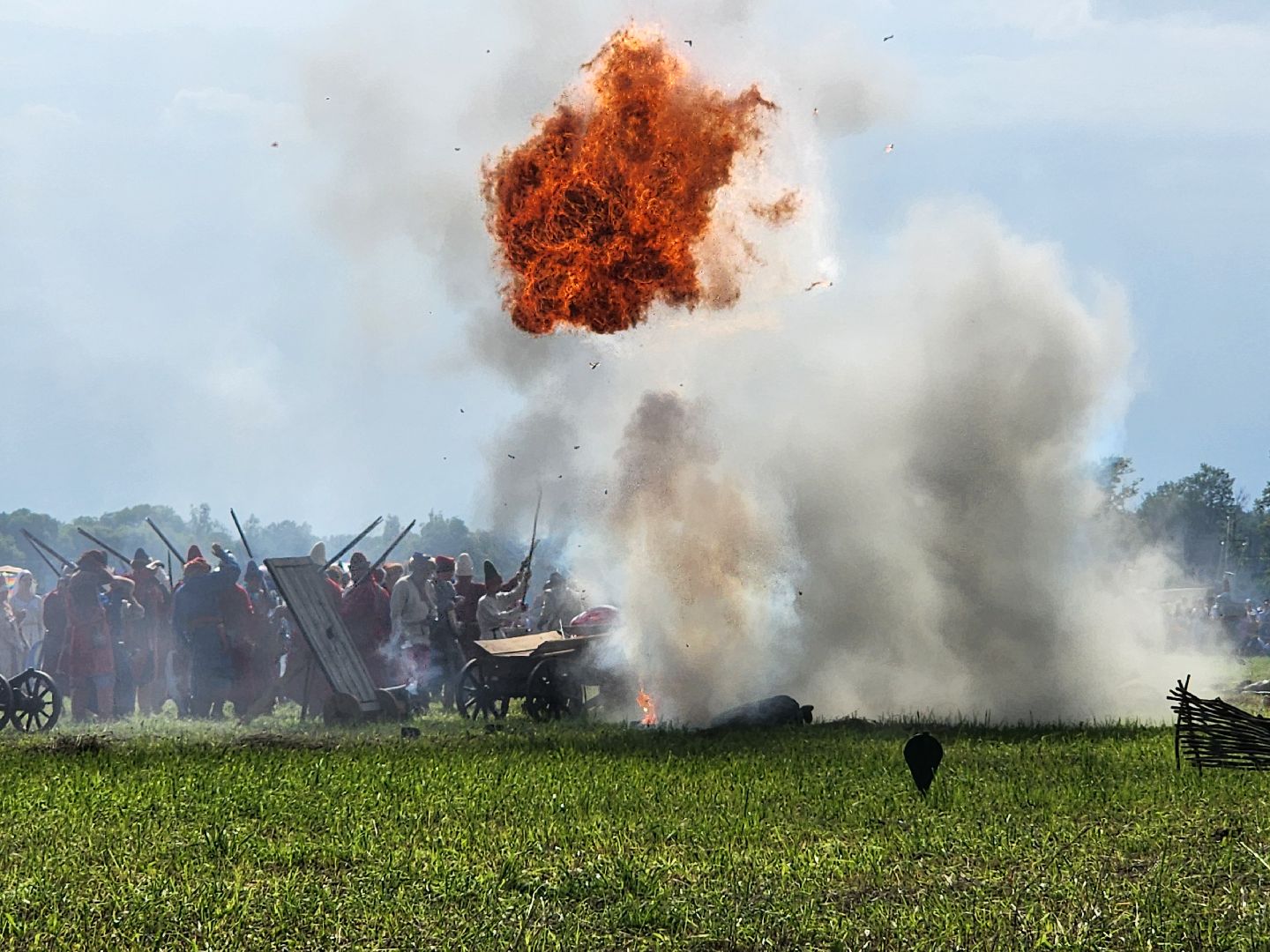 чехов, село молоди, фестиваль гуляй город, молодинская битва, реконструкция сражения, военно-исторические клубы, парад, кулачный бой, конница, пехота, артиллерия,