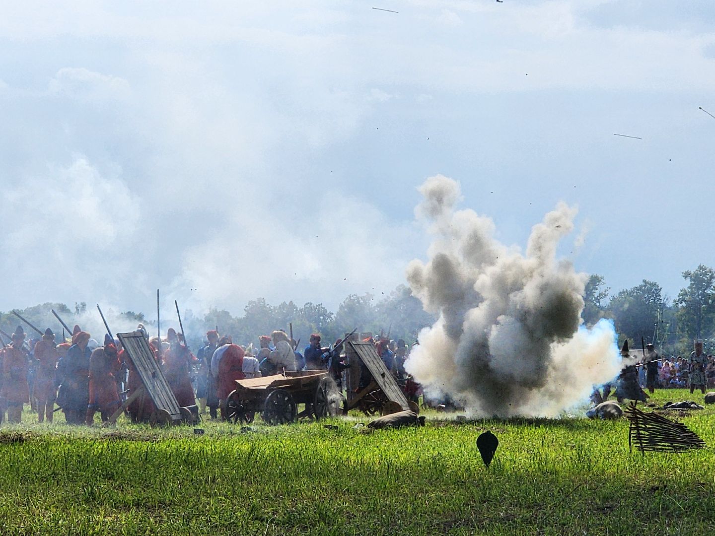 чехов, село молоди, фестиваль гуляй город, молодинская битва, реконструкция сражения, военно-исторические клубы, парад, кулачный бой, конница, пехота, артиллерия,