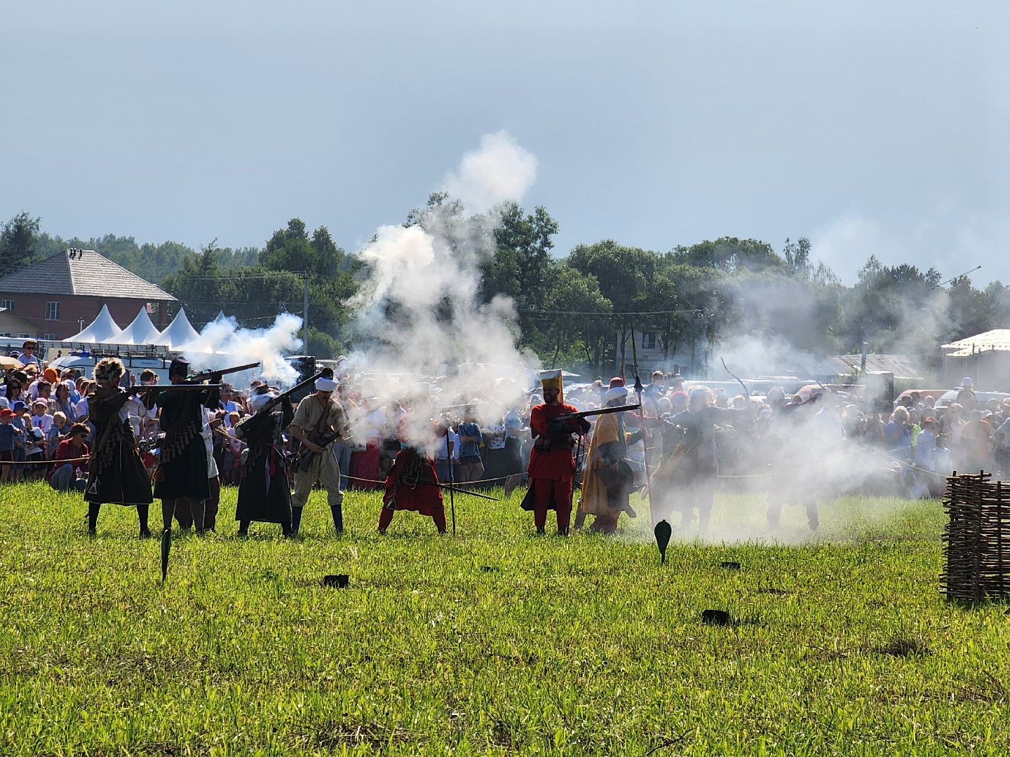 чехов, село молоди, фестиваль гуляй город, молодинская битва, реконструкция сражения, военно-исторические клубы, парад, кулачный бой, конница, пехота, артиллерия,