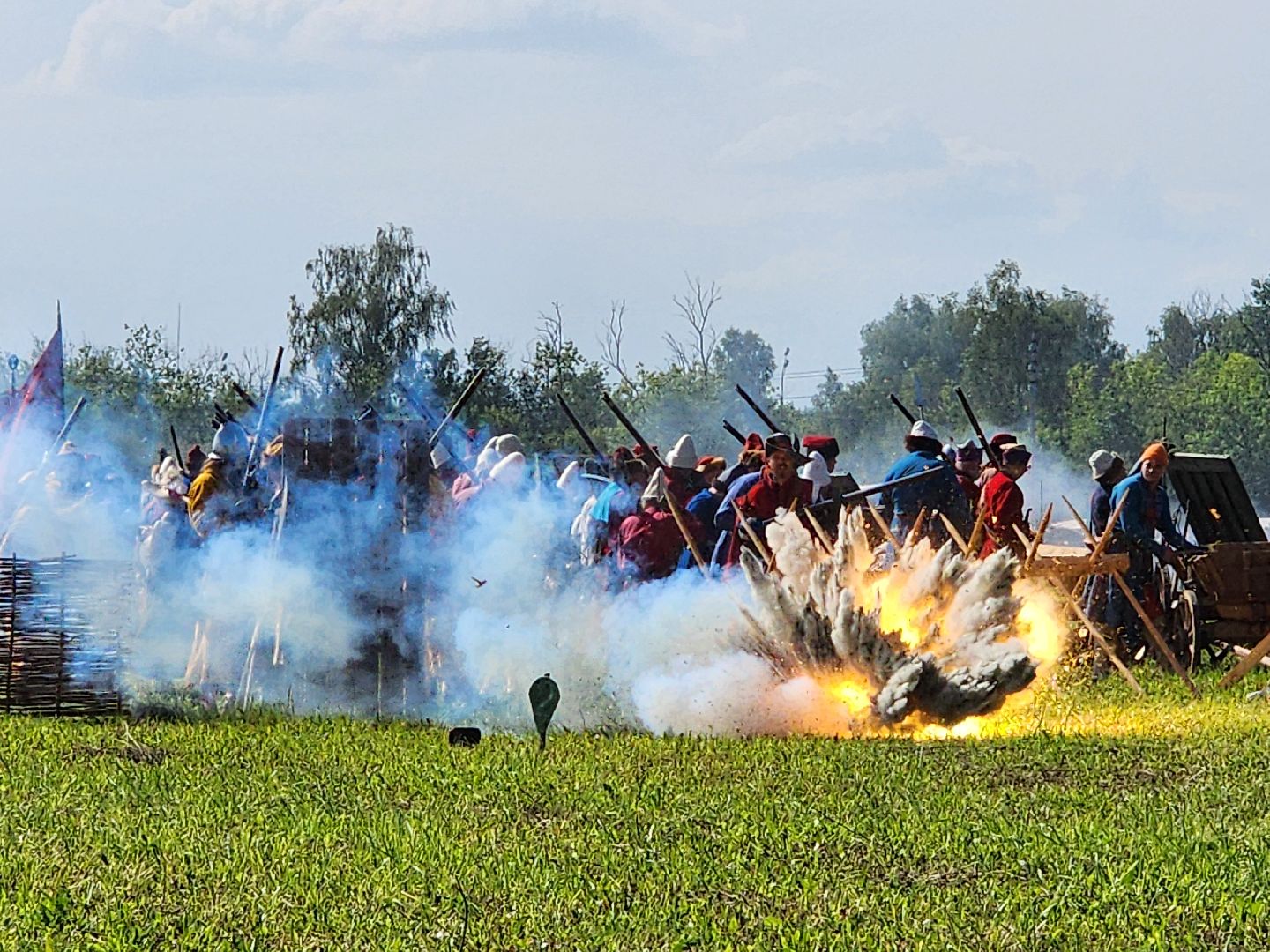 чехов, село молоди, фестиваль гуляй город, молодинская битва, реконструкция сражения, военно-исторические клубы, парад, кулачный бой, конница, пехота, артиллерия,