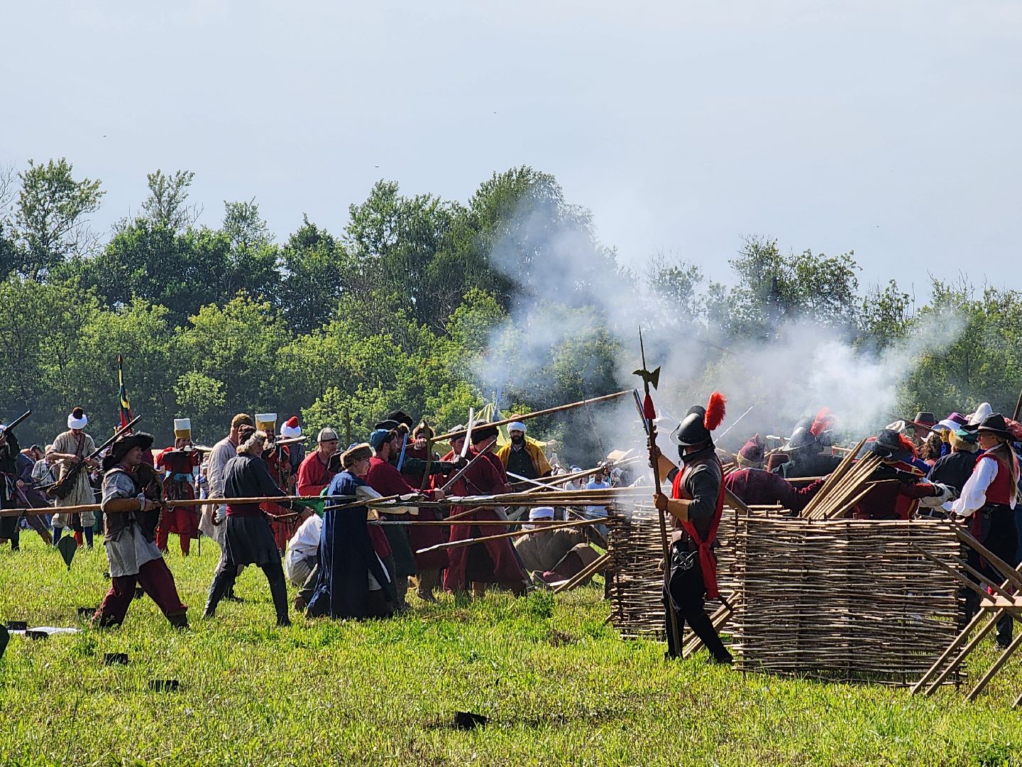 чехов, село молоди, фестиваль гуляй город, молодинская битва, реконструкция сражения, военно-исторические клубы, парад, кулачный бой, конница, пехота, артиллерия,