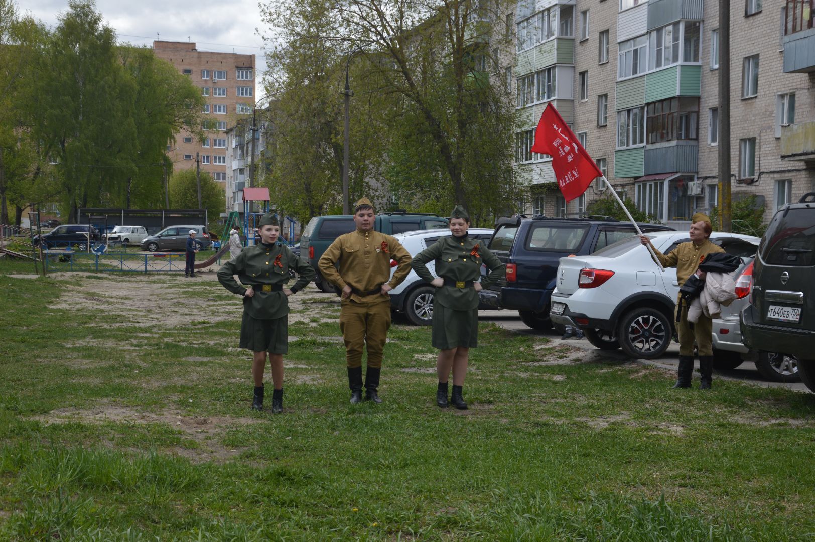 Шатура, чествование ветеранов ВОВ, концерт под окнами.
