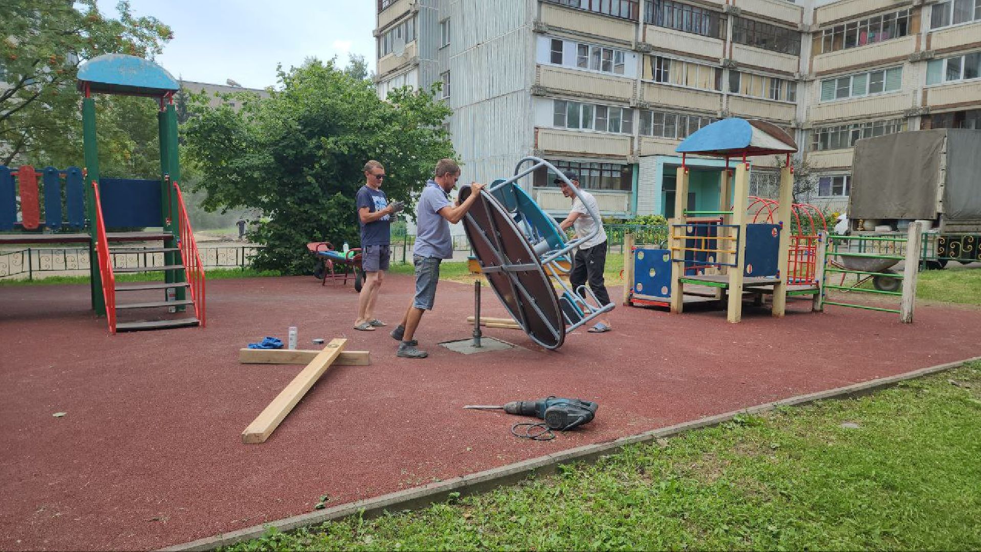 Карусель , Песочница, Лобня, детская площадка,