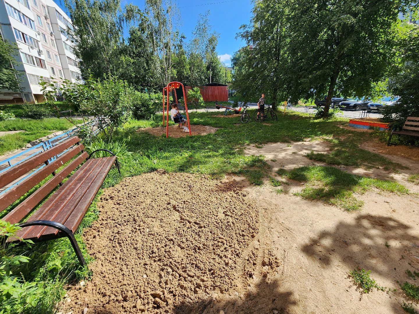 чехов, улица чехова 4, детская площадка, восстановление покрытия, благоустройство, уборка мусора, покос травы, обрезка веток, обращения жителей, портал добродел, мбу чеховское благоустройство,