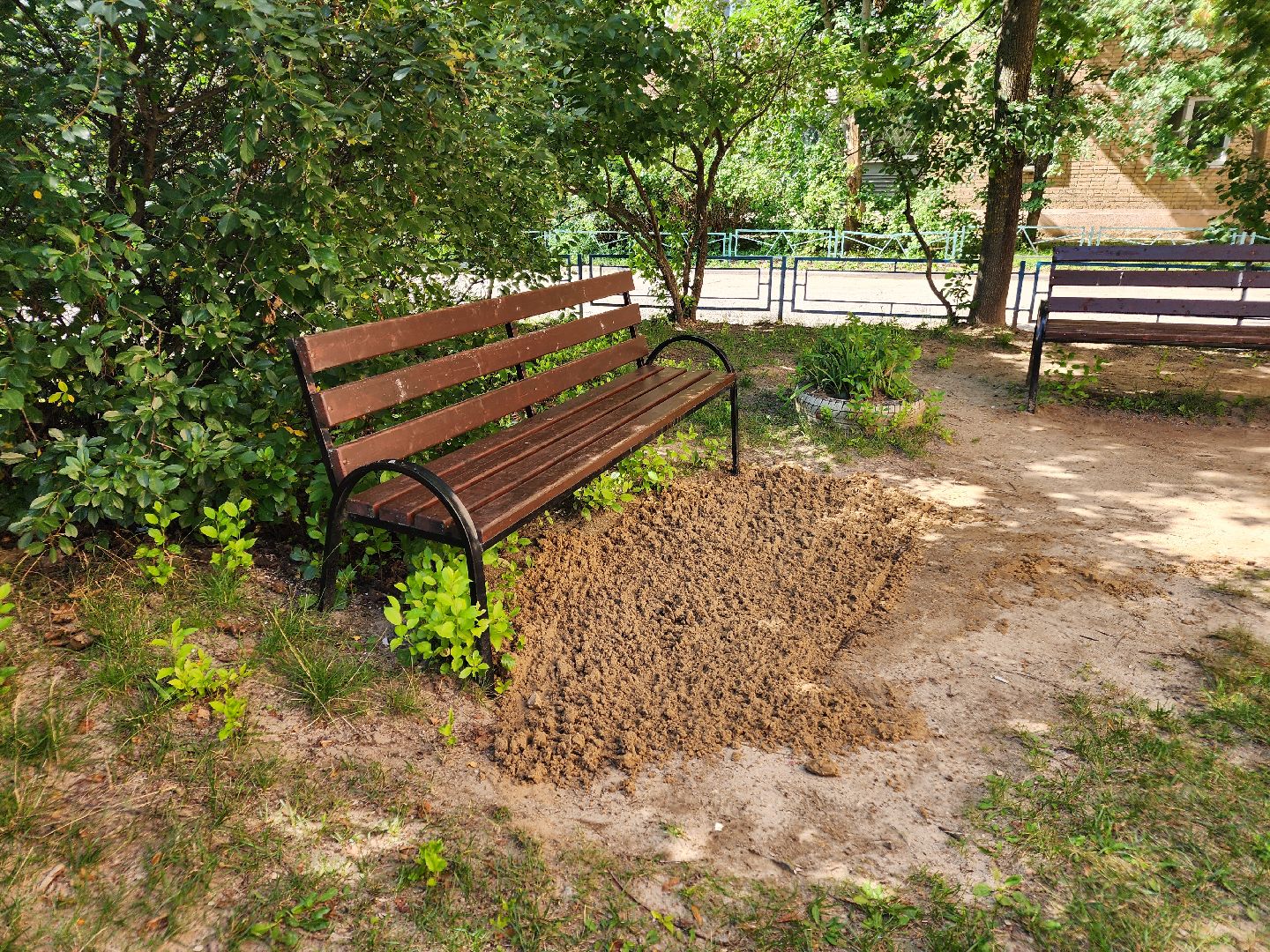 чехов, улица чехова 4, детская площадка, восстановление покрытия, благоустройство, уборка мусора, покос травы, обрезка веток, обращения жителей, портал добродел, мбу чеховское благоустройство,