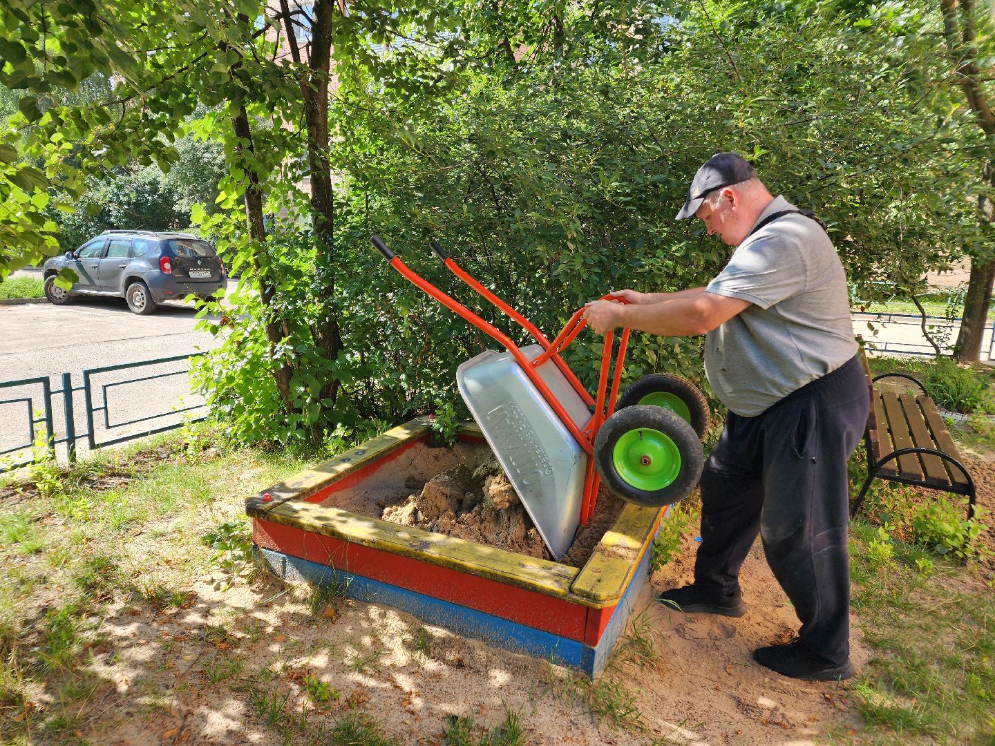 чехов, улица чехова 4, детская площадка, восстановление покрытия, благоустройство, уборка мусора, покос травы, обрезка веток, обращения жителей, портал добродел, мбу чеховское благоустройство,