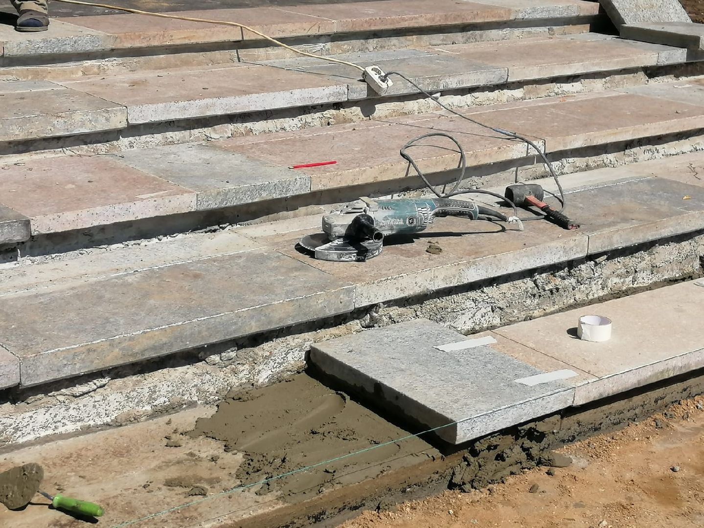 городской округ восход, благоустройство, стадион, ремонт входной группы, гранитная плитка,