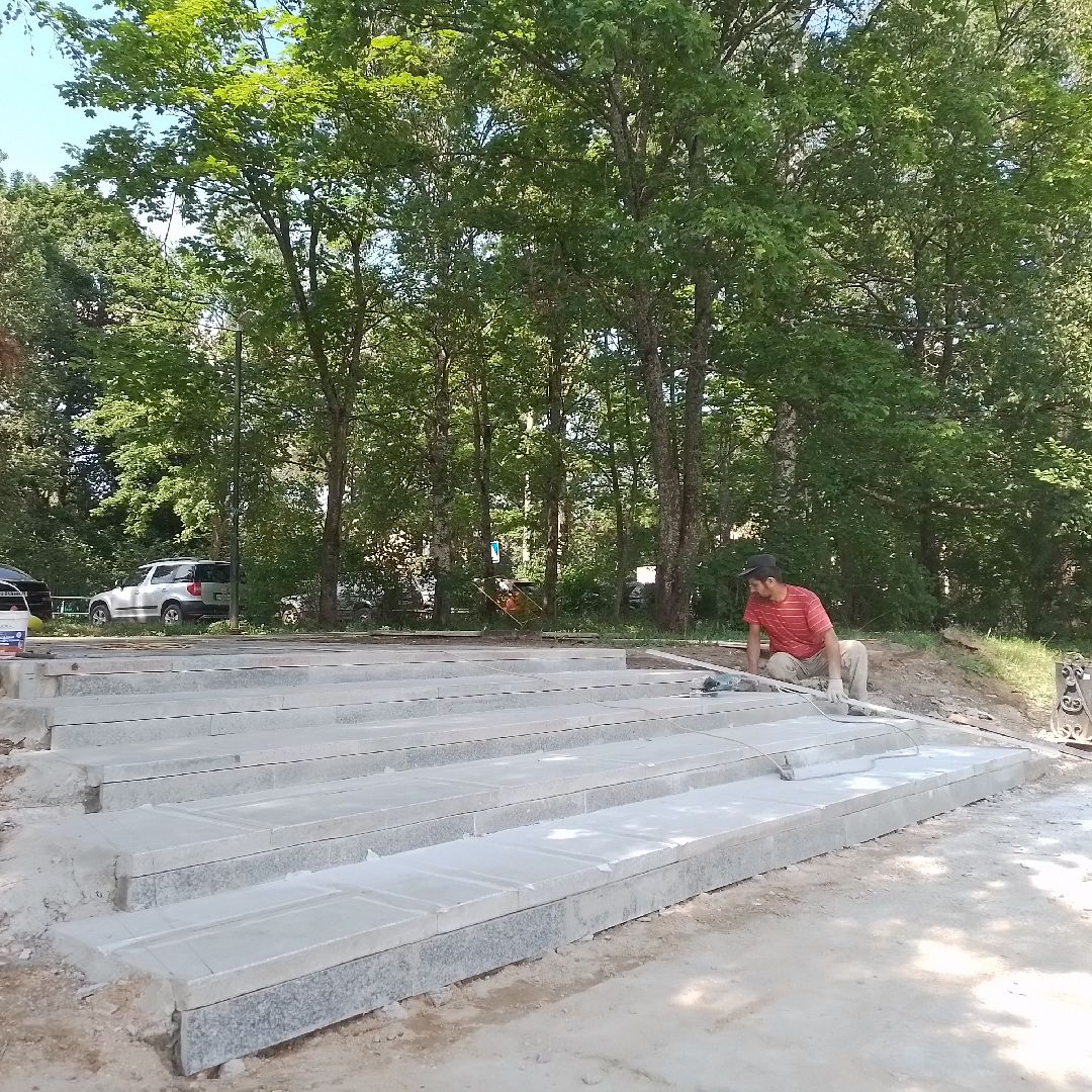 городской округ восход, благоустройство, стадион, ремонт входной группы, гранитная плитка,