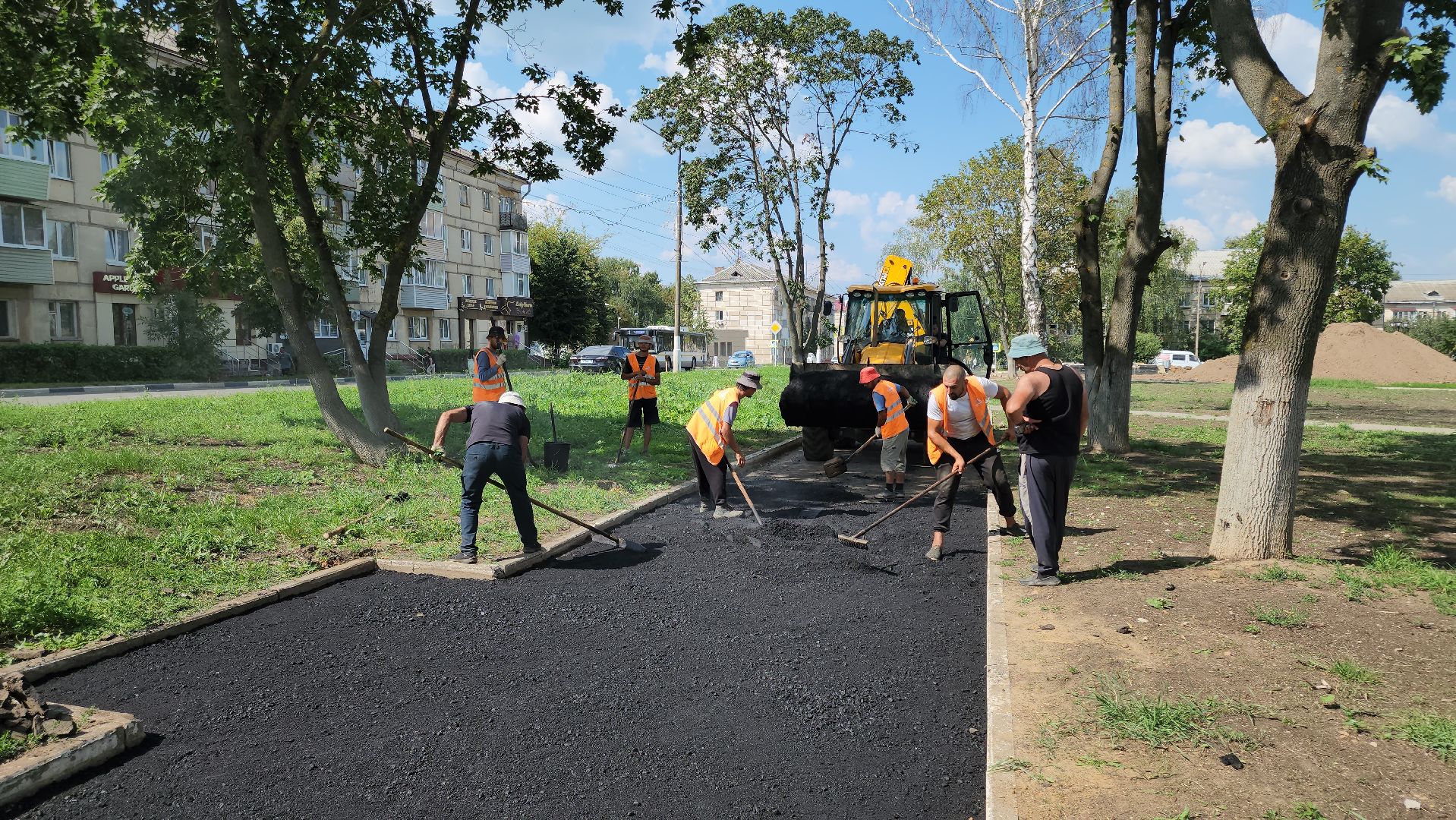 кашира, благоустройство, тротуар, асфальтирование, пешеходная зона, сквер, ремонт теплотрассы,