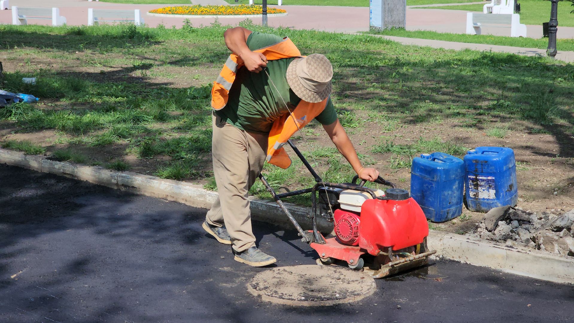 кашира, благоустройство, тротуар, асфальтирование, пешеходная зона, сквер, ремонт теплотрассы,