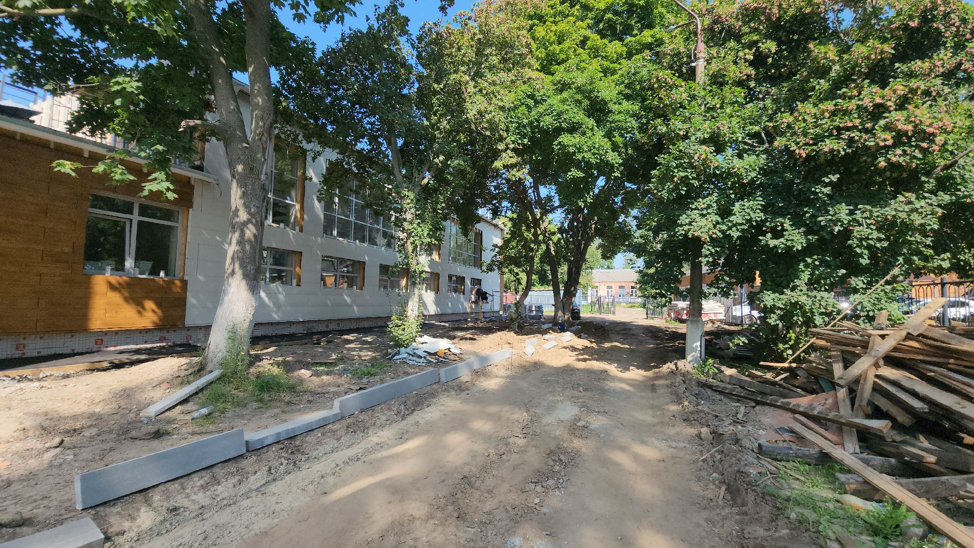 Луховицы, Капитальный ремонт школы во Фруктовой,