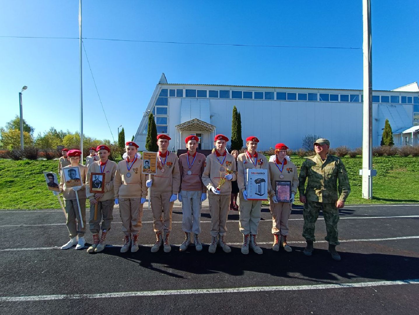 Можайск, Можайский городской округ, Подмосковье, День Победы, герой, ветеран, советский солдат, Бессмертный полк, школьники, шествие, память