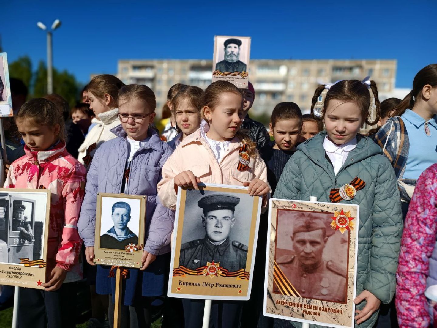 Можайск, Можайский городской округ, Подмосковье, День Победы, герой, ветеран, советский солдат, Бессмертный полк, школьники, шествие, память