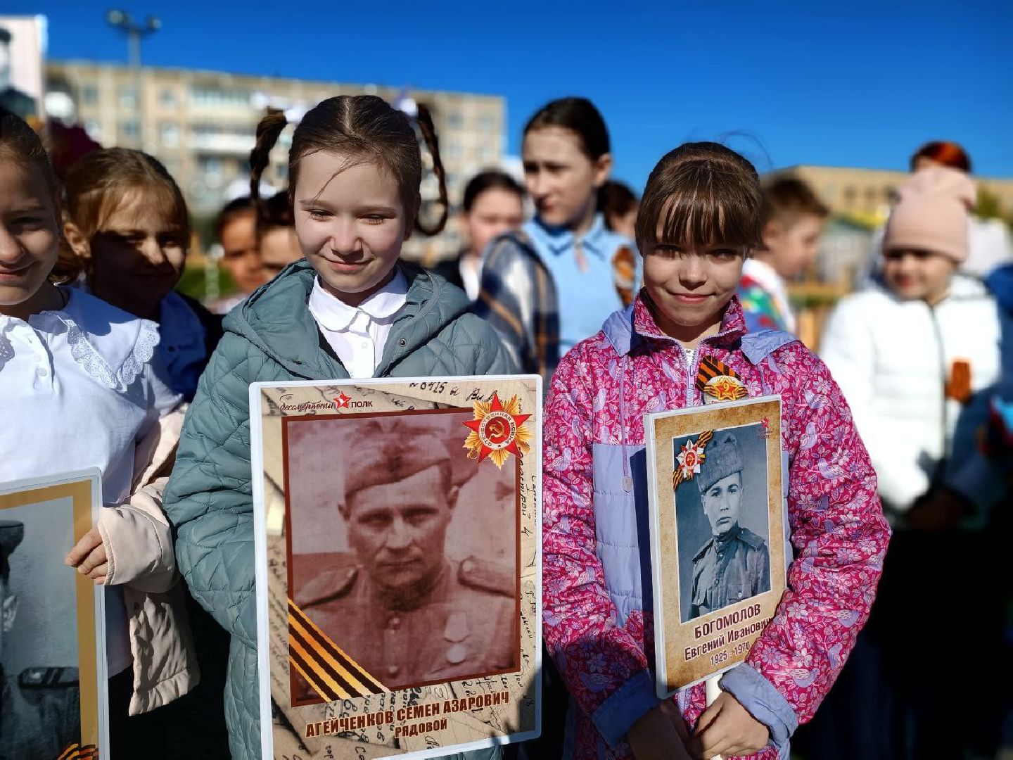 Можайск, Можайский городской округ, Подмосковье, День Победы, герой, ветеран, советский солдат, Бессмертный полк, школьники, шествие, память