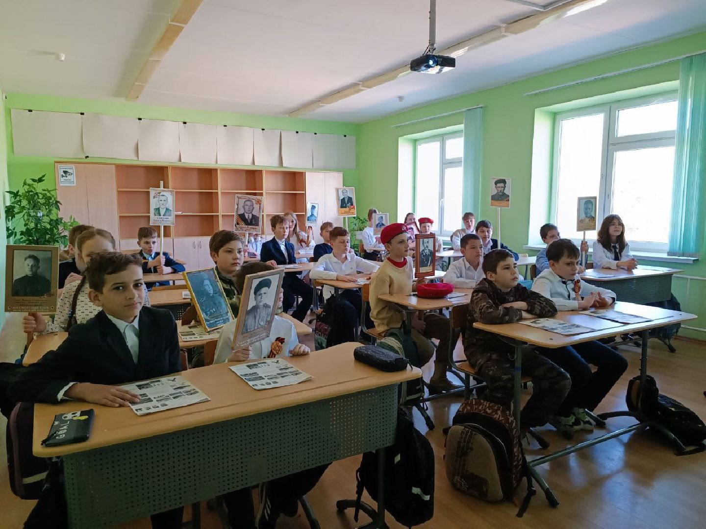 Можайск, Можайский городской округ, Подмосковье, День Победы, герой, ветеран, советский солдат, Бессмертный полк, школьники, шествие, память, урок мужества