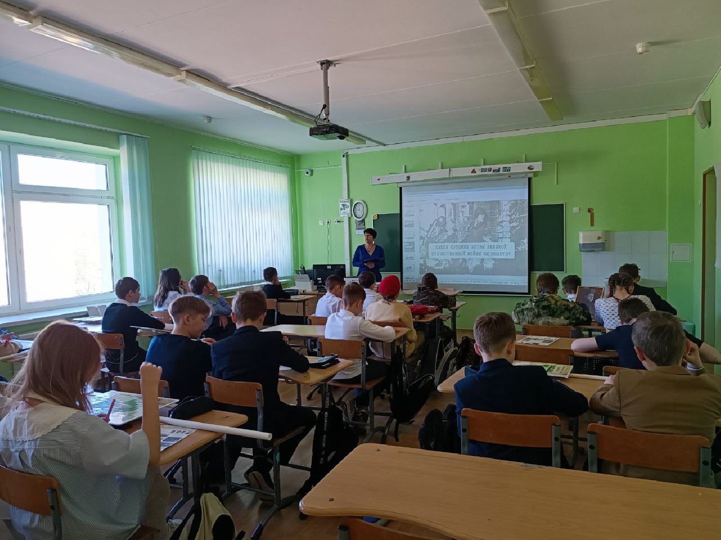 Можайск, Можайский городской округ, Подмосковье, День Победы, герой, ветеран, советский солдат, Бессмертный полк, школьники, шествие, память, урок мужества