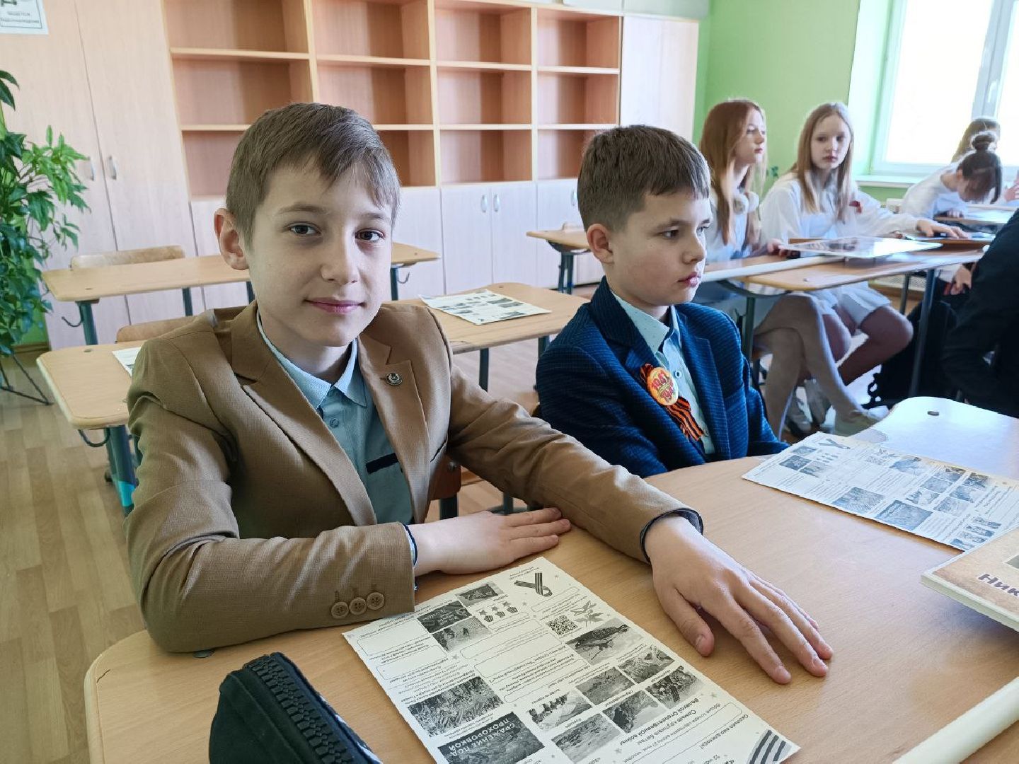 Можайск, Можайский городской округ, Подмосковье, День Победы, герой, ветеран, советский солдат, Бессмертный полк, школьники, шествие, память, урок мужества