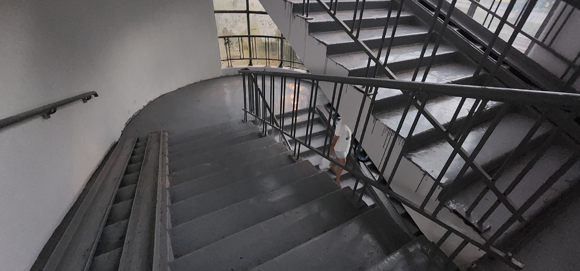 долгопрудный, надземные переходы, лифты, надписи вандалов, покраска стен, 368 автобус,остановка молодежная улица,