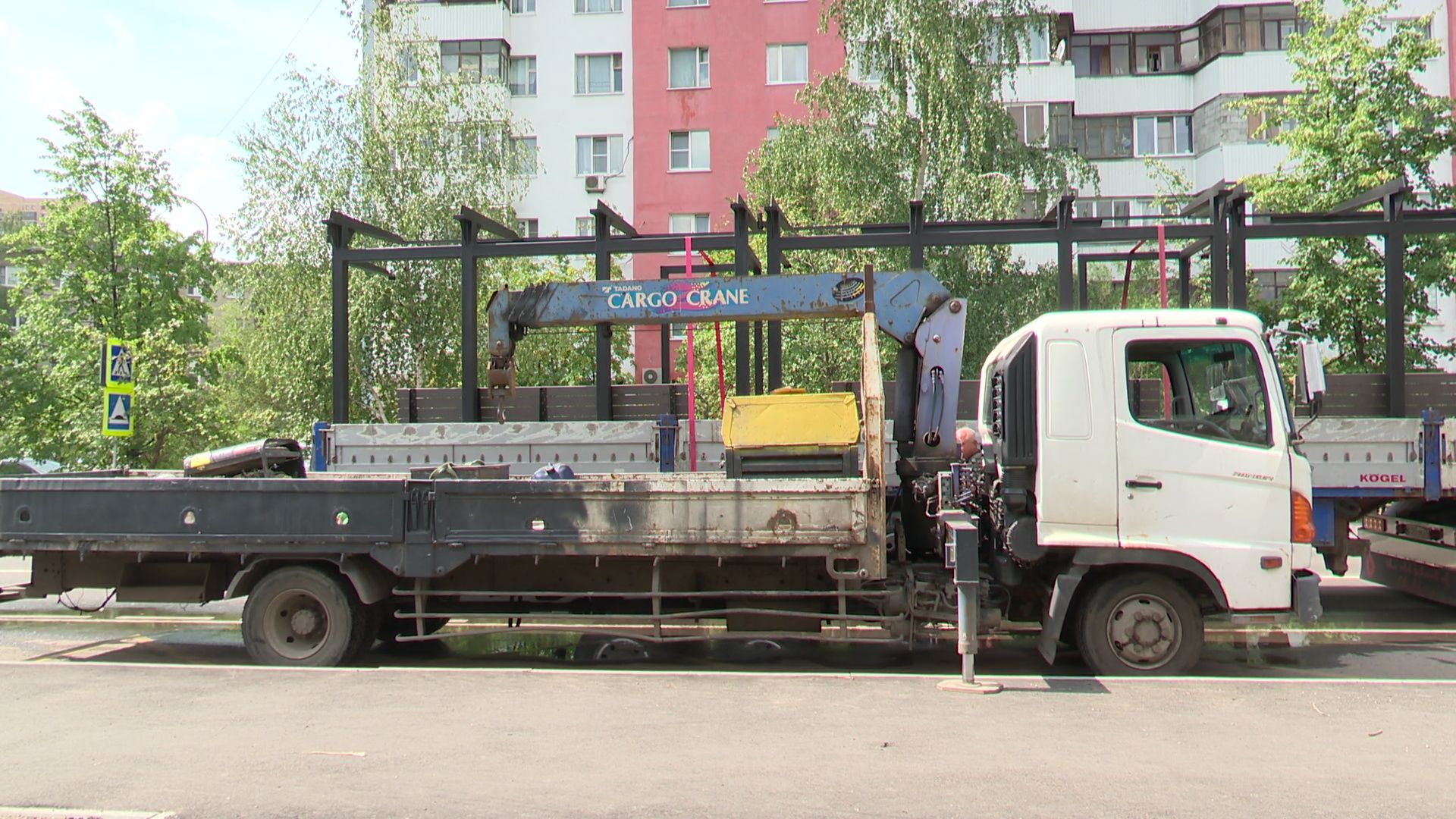 Реутов, остановочный павильон, автобусы, пассажиры,