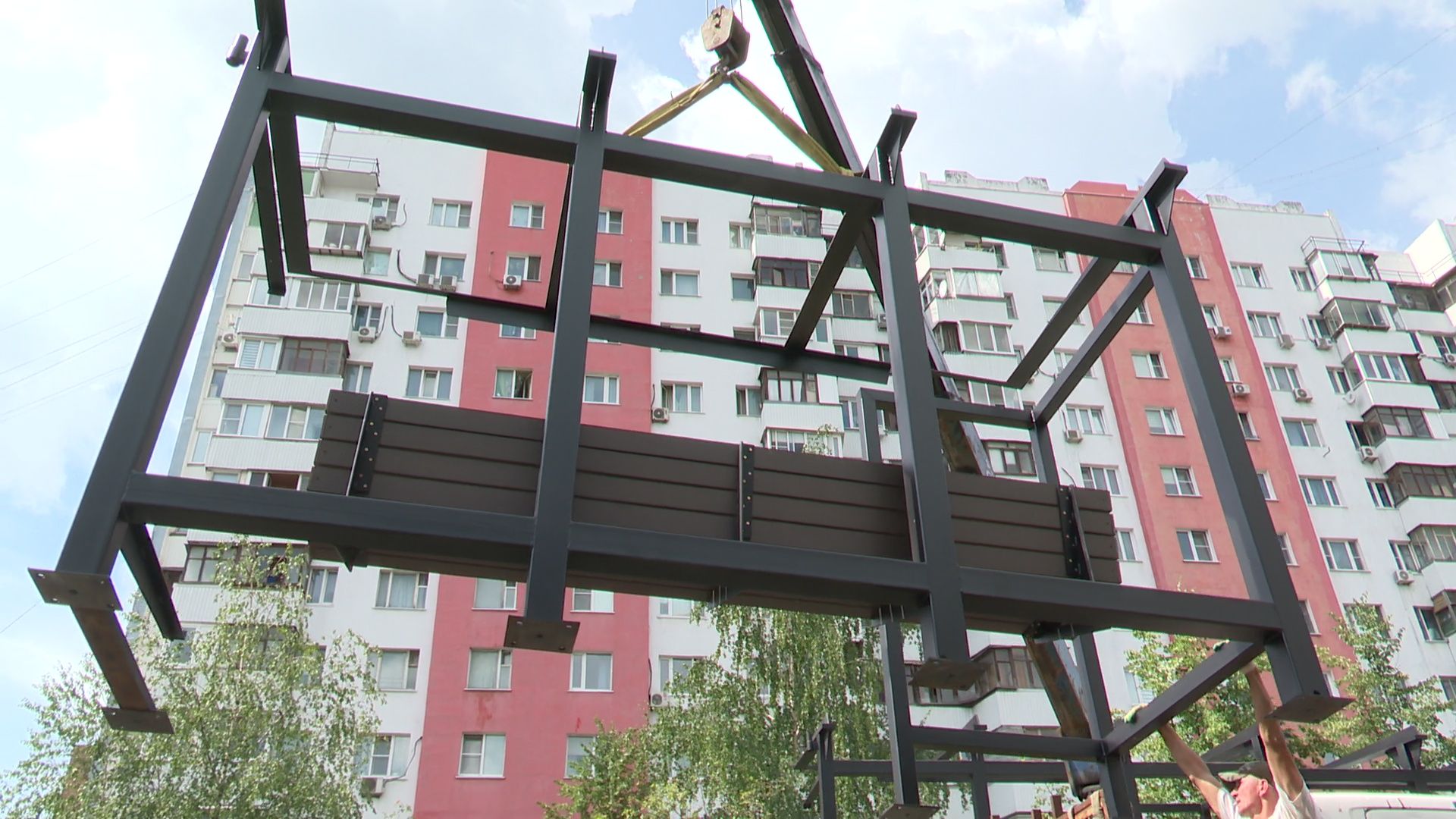 Реутов, остановочный павильон, автобусы, пассажиры,