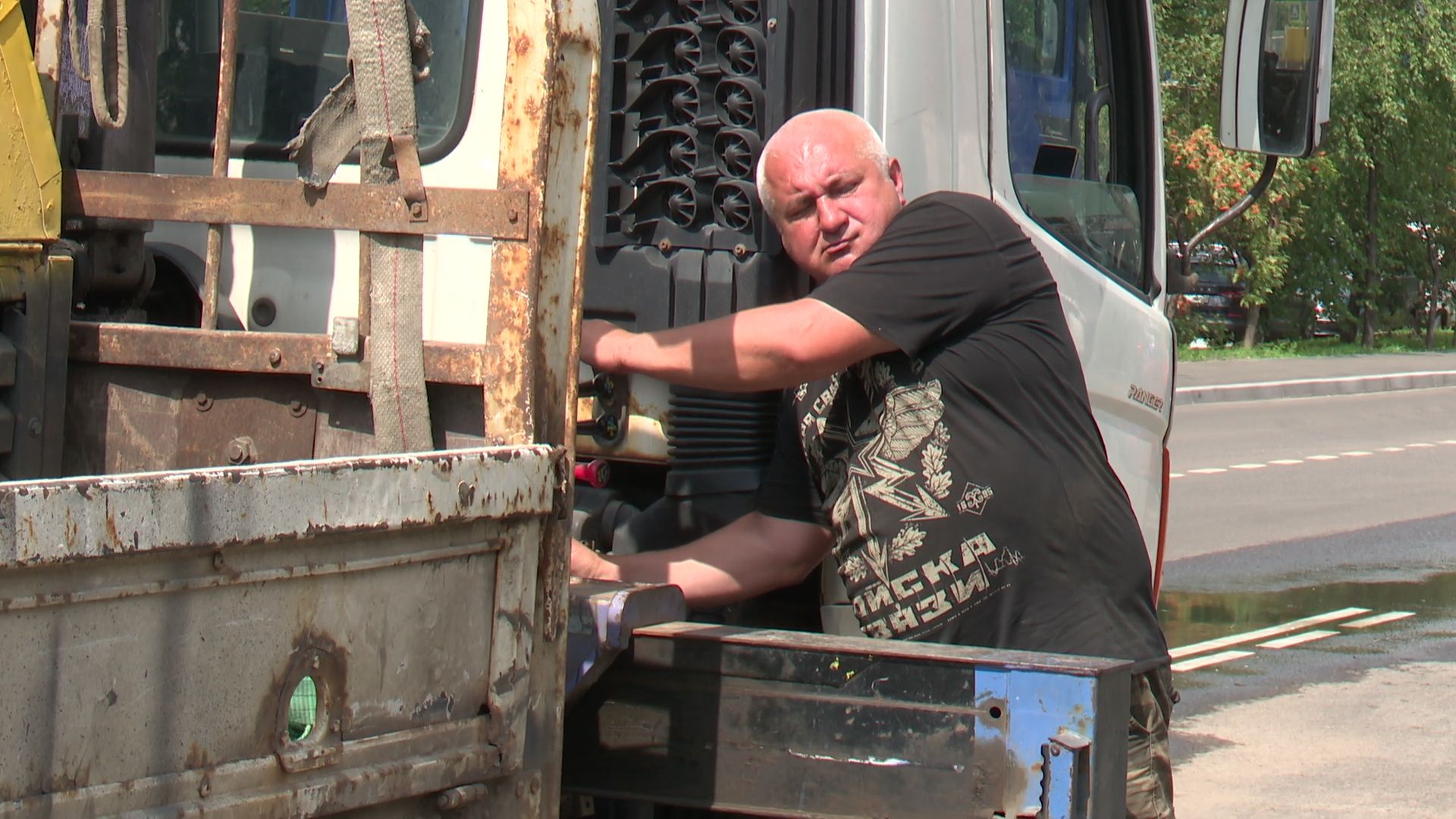 Реутов, остановочный павильон, автобусы, пассажиры,