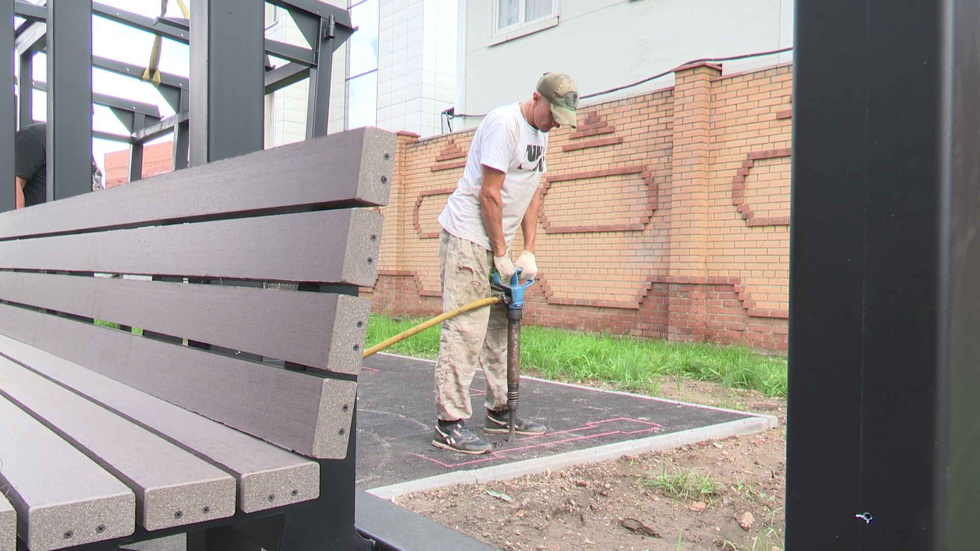 Реутов, остановочный павильон, автобусы, пассажиры,