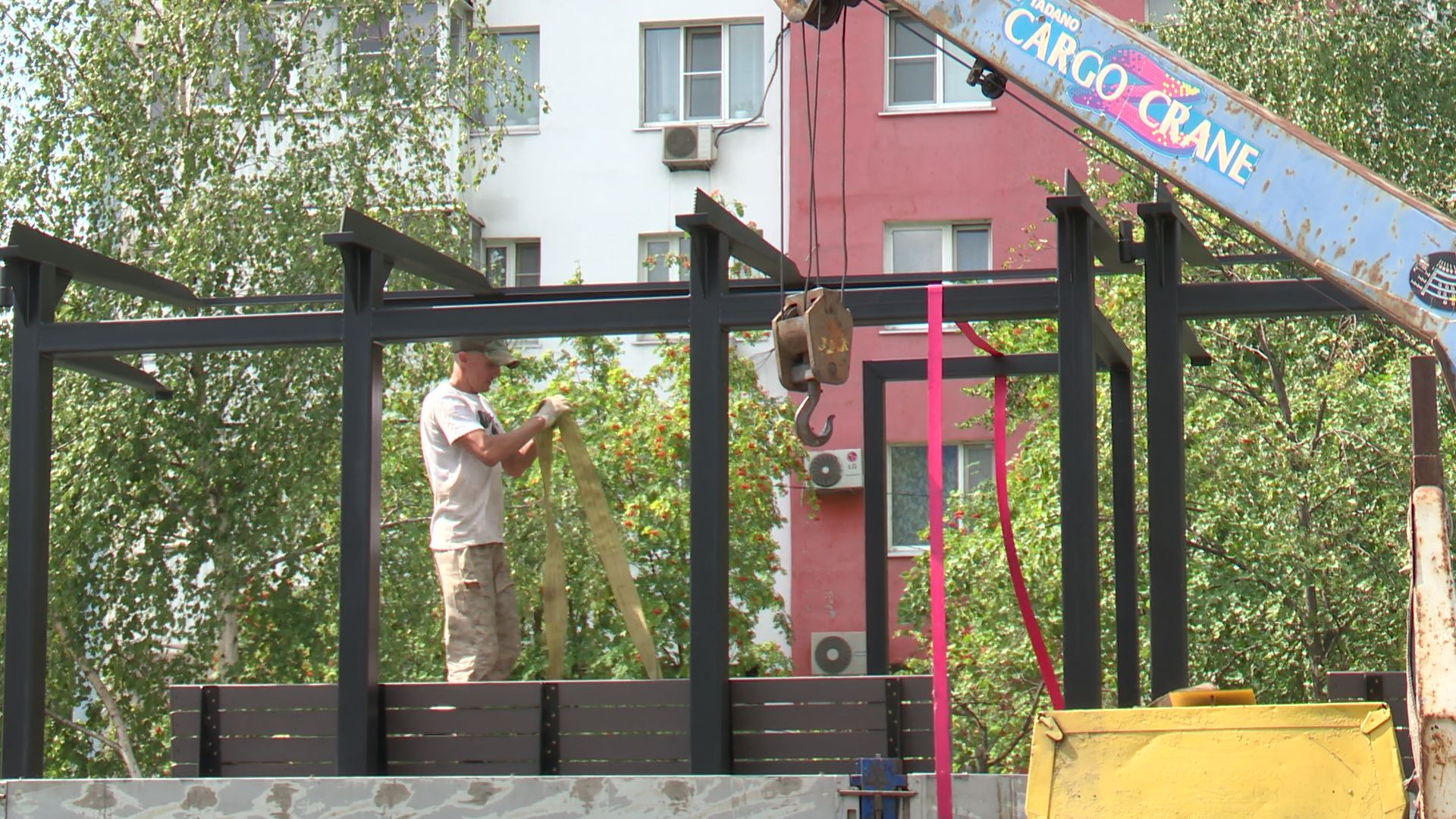 Реутов, остановочный павильон, автобусы, пассажиры,