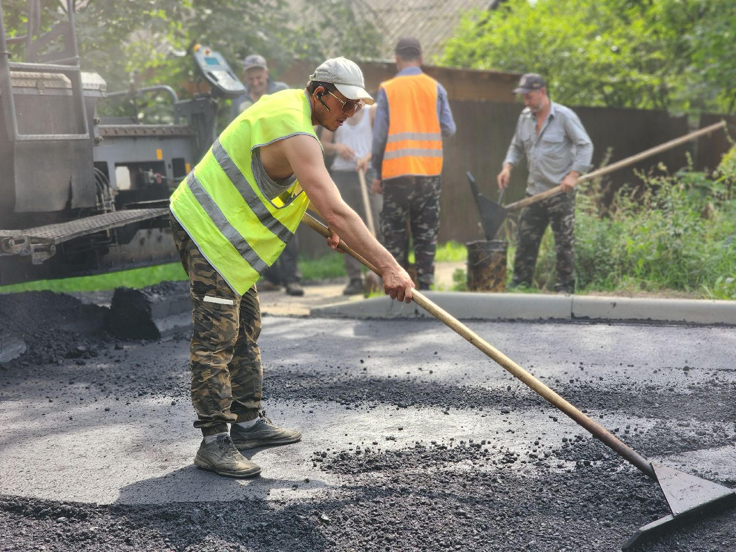королёв, ремонт дворовой территории , обновленная улица Толстого,
