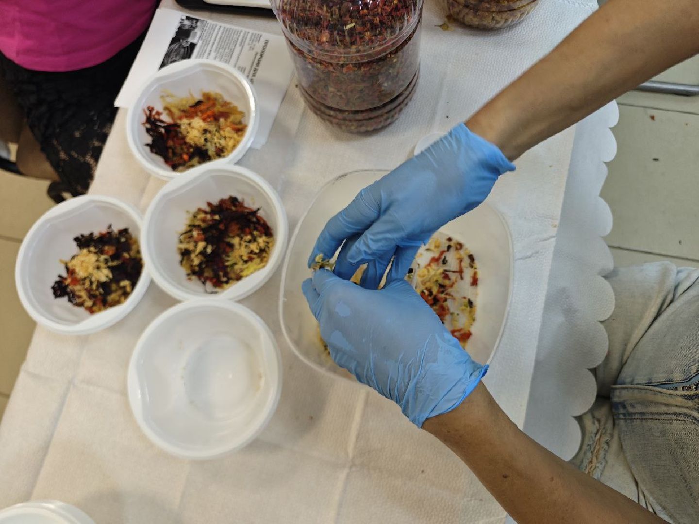 сво, бойцы, гуманитарная помощь, волонтеры, медикаменты, свечи, сети,