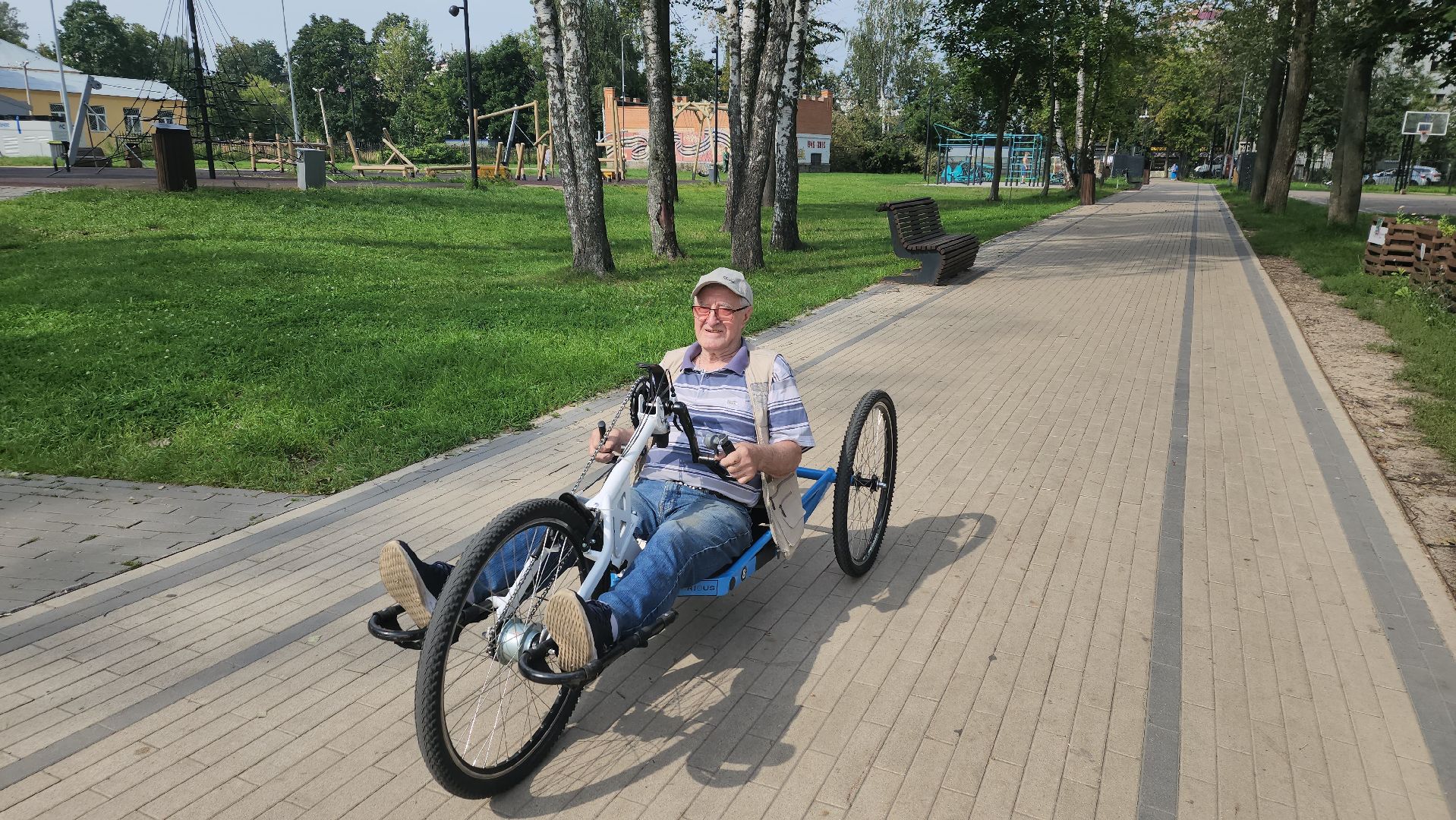 вертикалки, пушкино, активное долголетие, велосипеды, пожилые люди, здоровье, катание в парке,благотворительный фонд,