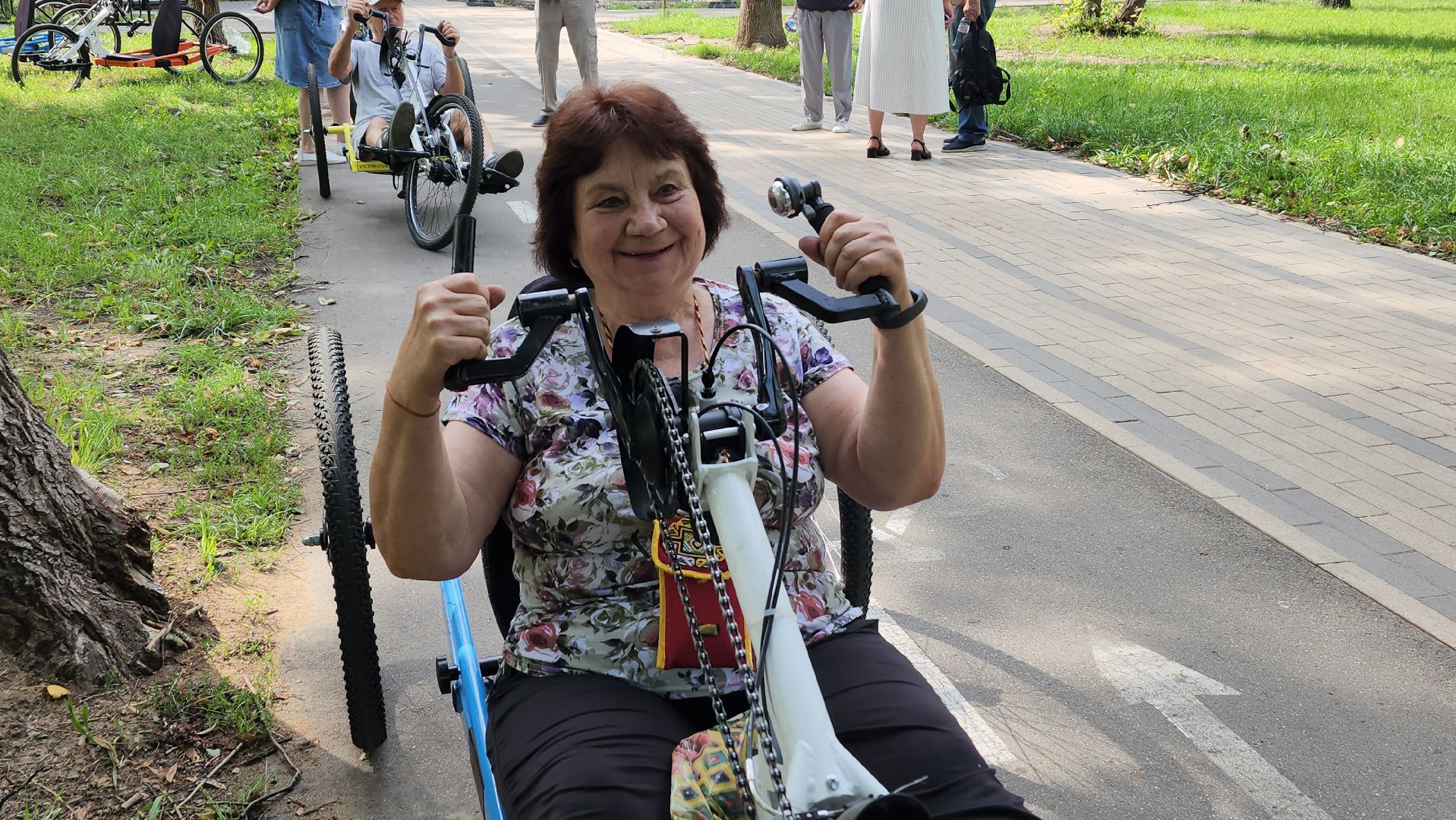 вертикалки, пушкино, активное долголетие, велосипеды, пожилые люди, здоровье, катание в парке,благотворительный фонд,