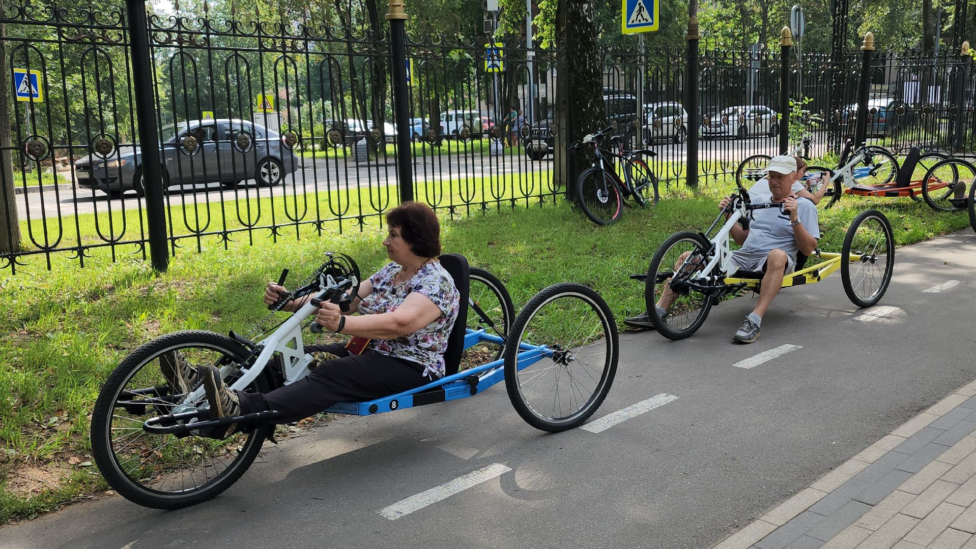 вертикалки, пушкино, активное долголетие, велосипеды, пожилые люди, здоровье, катание в парке,благотворительный фонд,