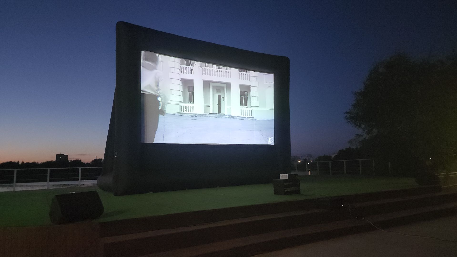 долгопрудный, x-легион, парк мысово, фронтовая собака, амфитеатр, кинопоказы под открытым небом, авторское кино,