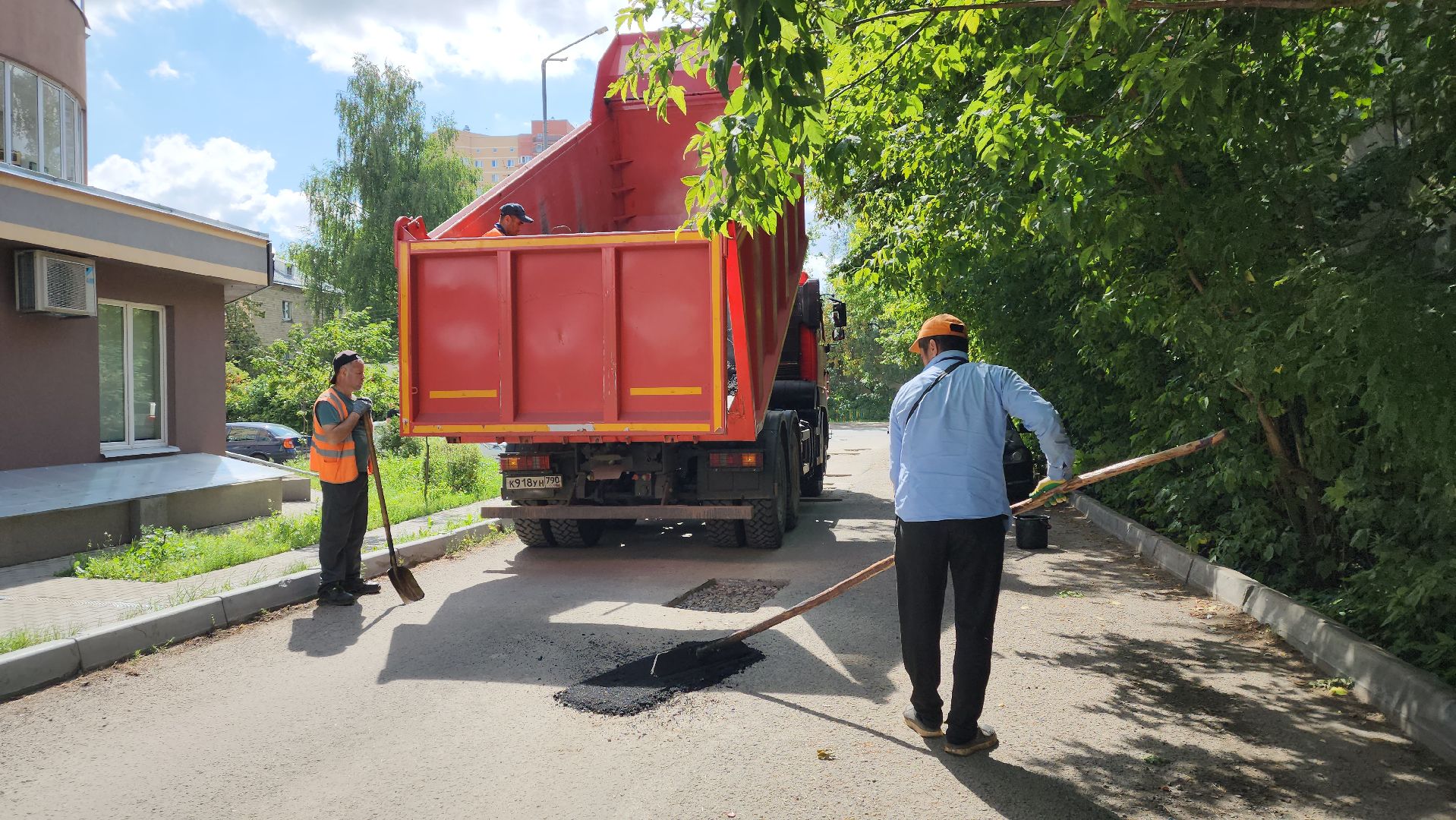 вертикалки, ивантеевка, жкх, дорожный ремонт, ямочный ремонт, асфальтовая крошка, асфальтовое покрытие, коммунальная служба,
