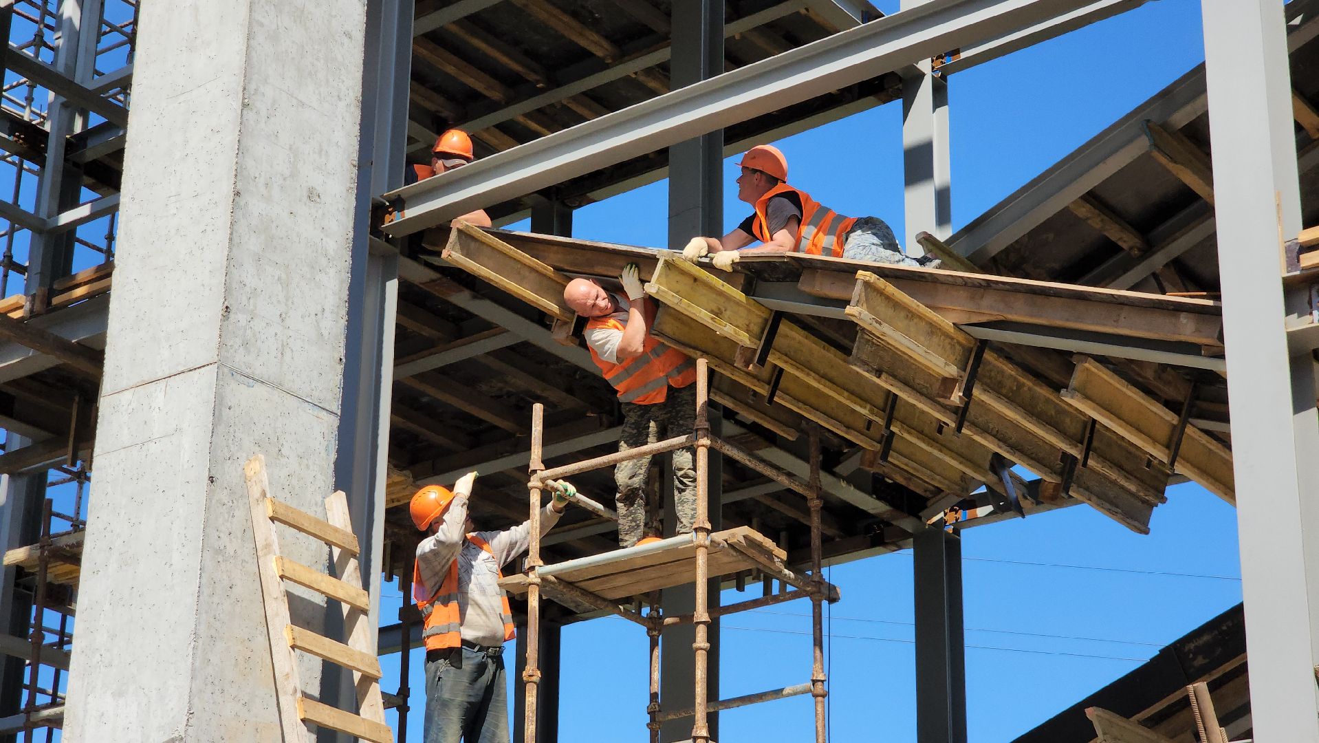 Пешеходный мост, Мост над железной дорогой, Бетонирование , Лобня,