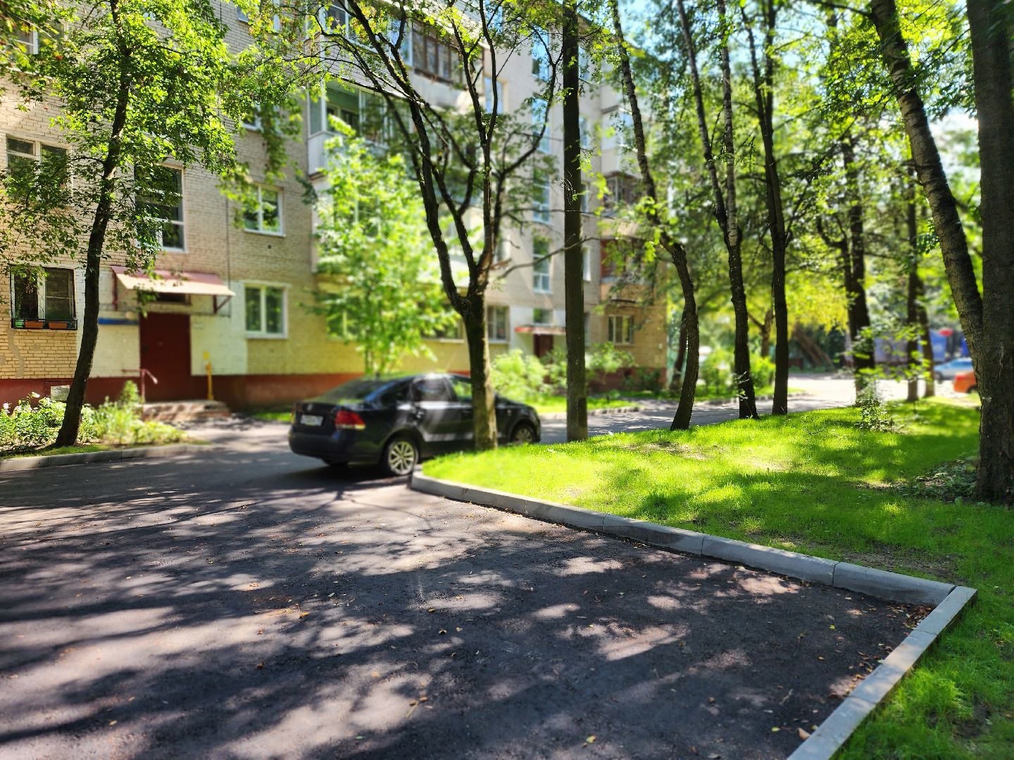 королёв, новый асфальт на улице Толстого,  администрация округа,