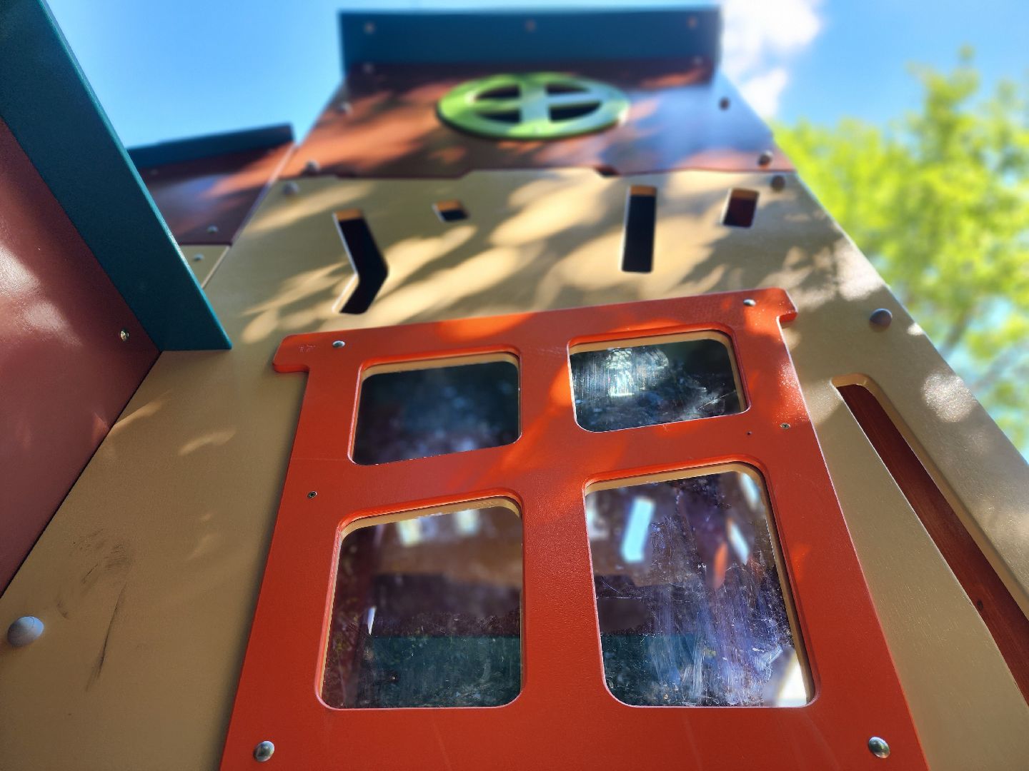 королёв, обновленная детская площадка, площадки на тему космоса,