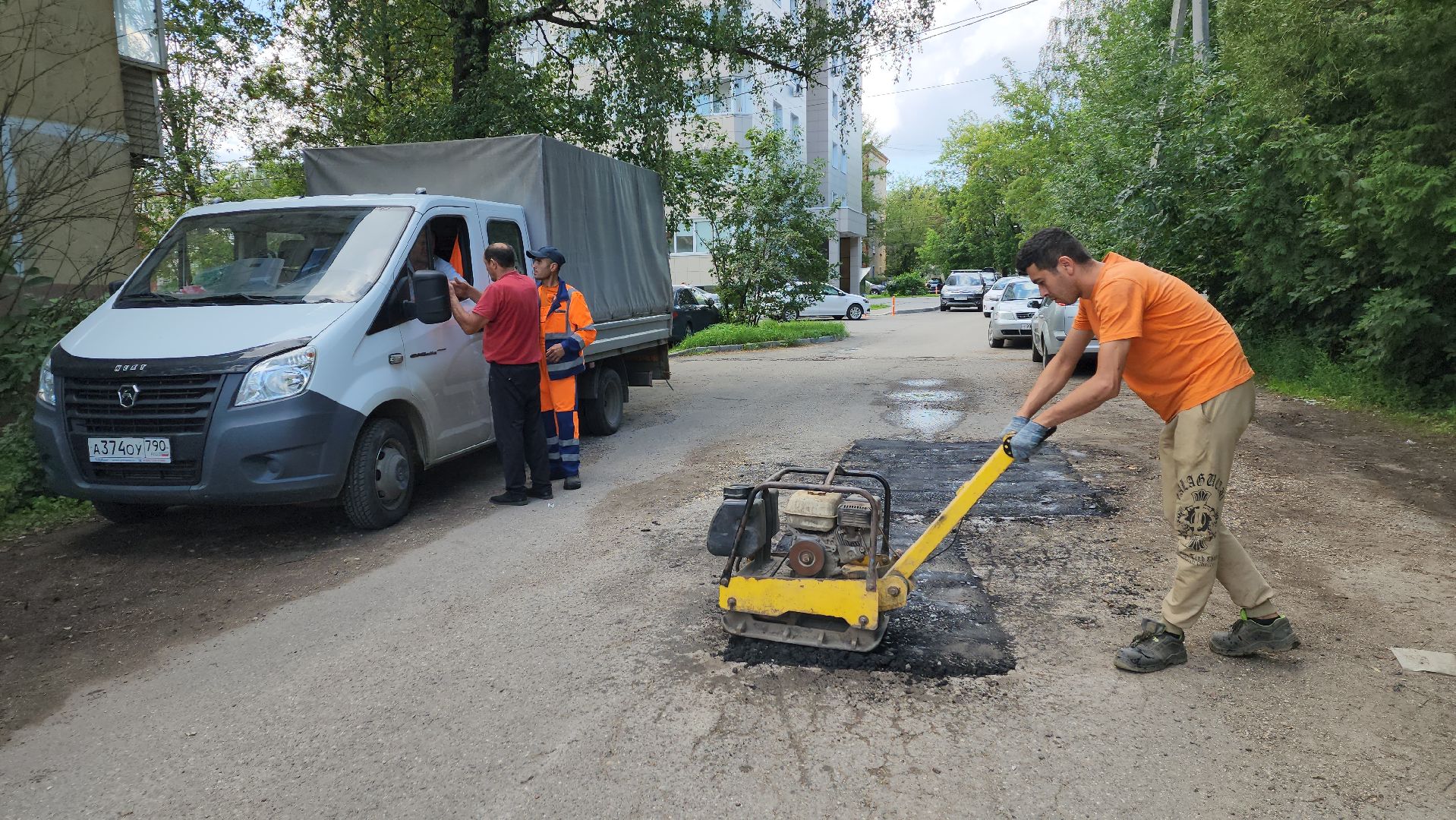 вертикалки, ивантеевка, проезд, ямочный ремонт, жители, ремонт асфальтового покрытия,благоустройство,