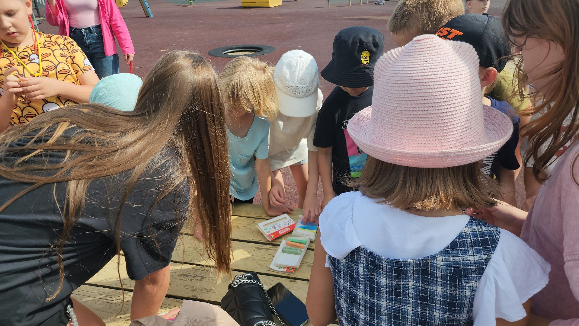 Истра, Дети, Мелки,