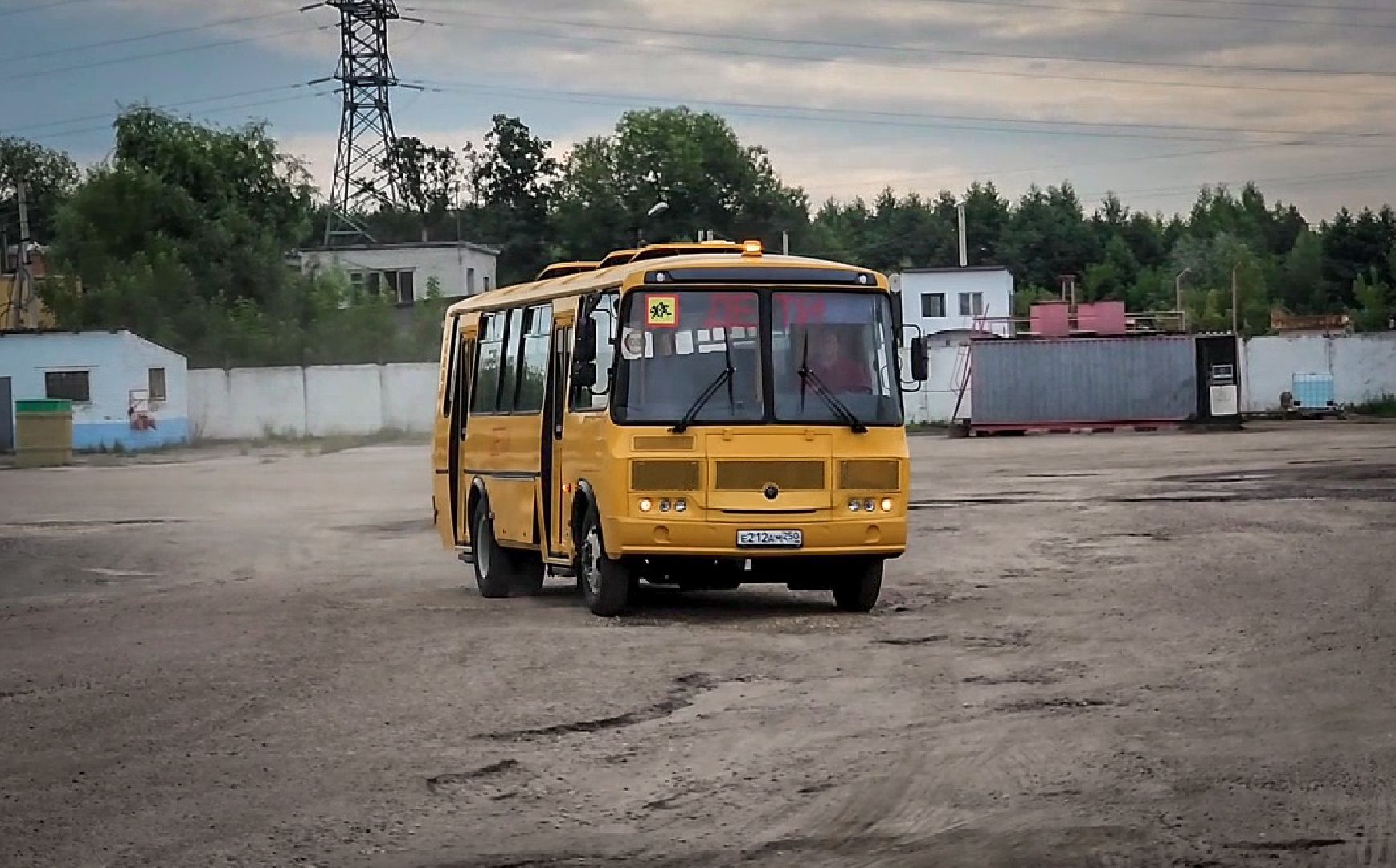 школьные автобусы , подготовка школьных автобусов к новому учебному году ,  раменский округ, никитская школа,