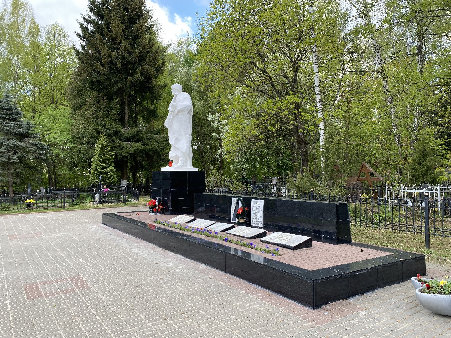 Чехов, старое кладбище, мемориал, ВОВ, День победы, братская могила