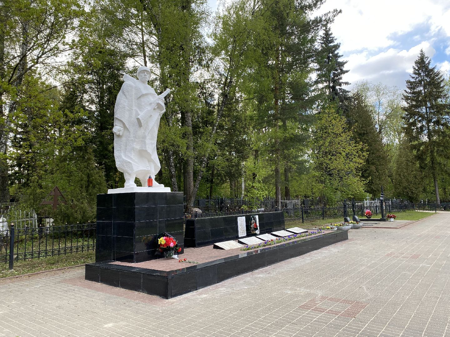 Чехов, старое кладбище, мемориал, ВОВ, День победы, братская могила