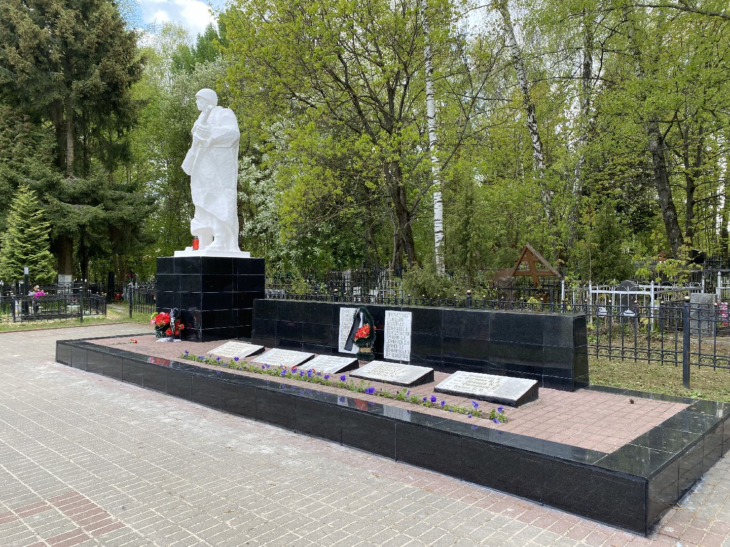 Чехов, старое кладбище, мемориал, ВОВ, День победы, братская могила